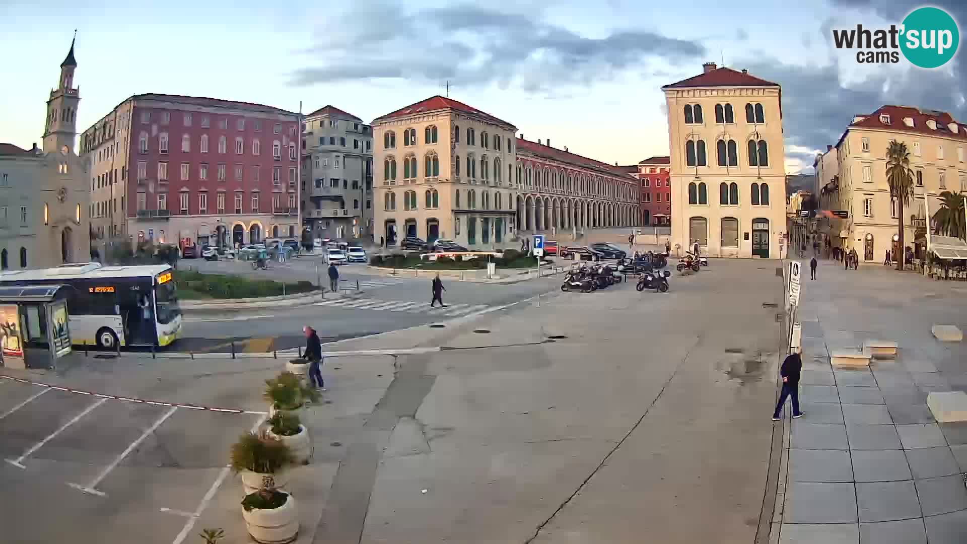 Split kamera Riva – Prokurative | Trg Republike