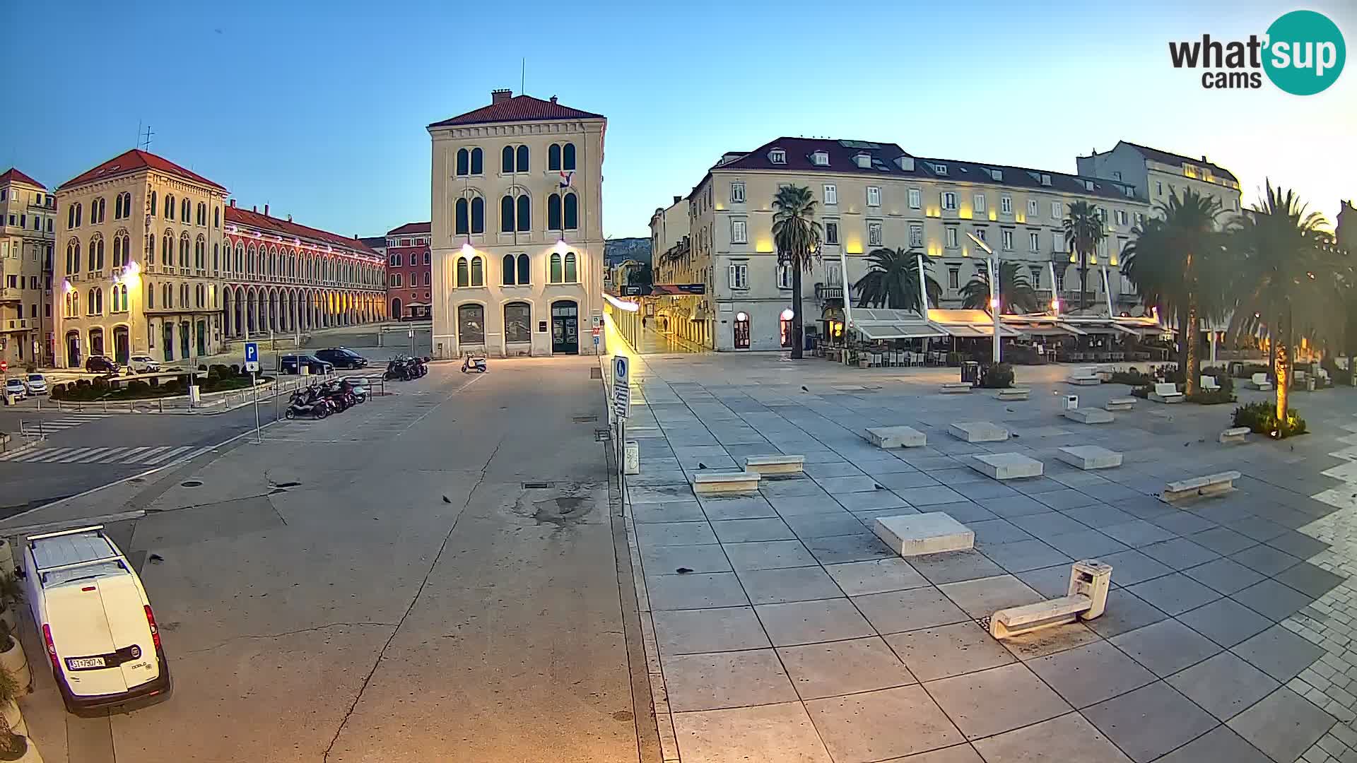 Webcam Split Riva – Prokurative | Trg Republike