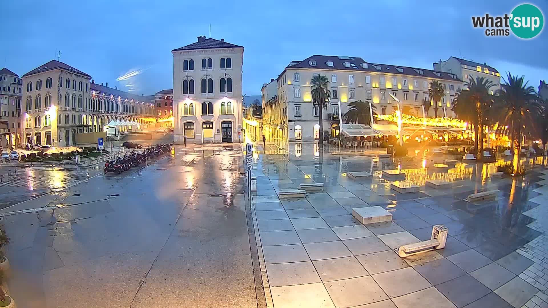 Webcam Split Riva – Prokurative | Trg Republike