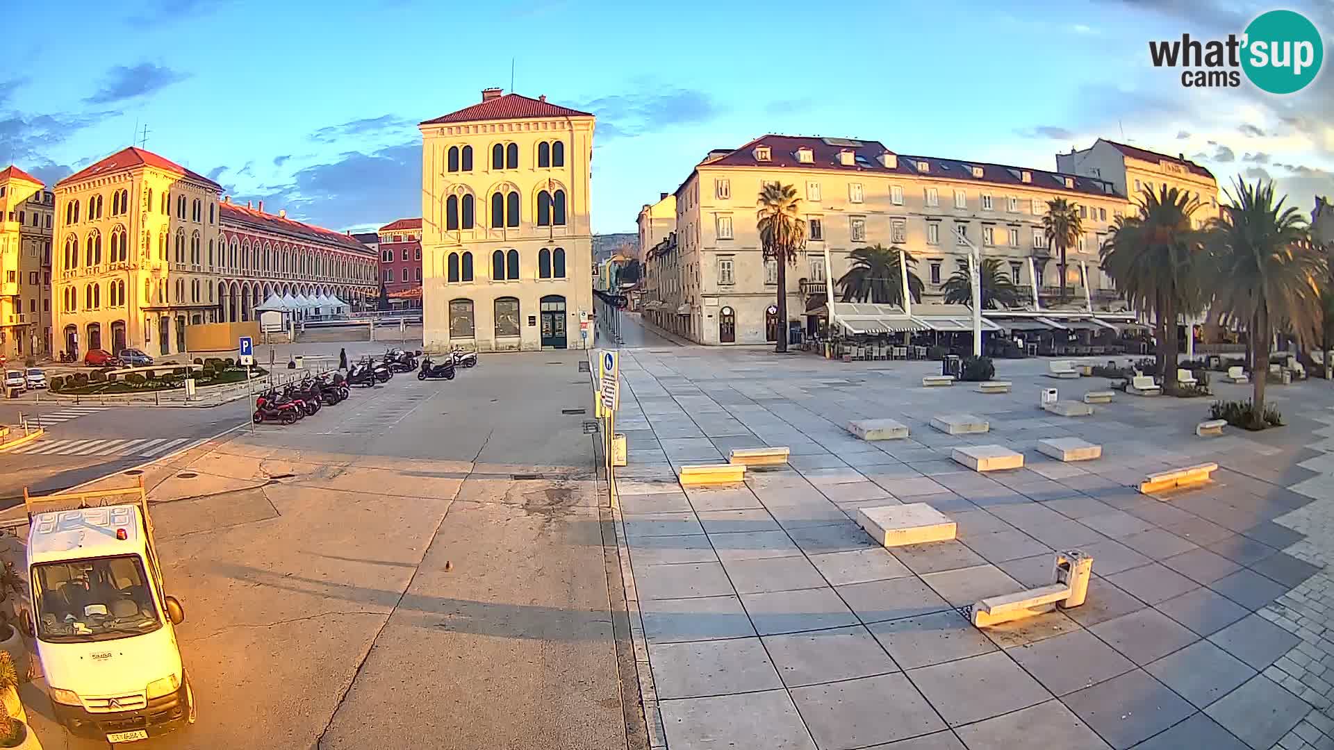 Webcam Split Riva – Prokurative | Trg Republike