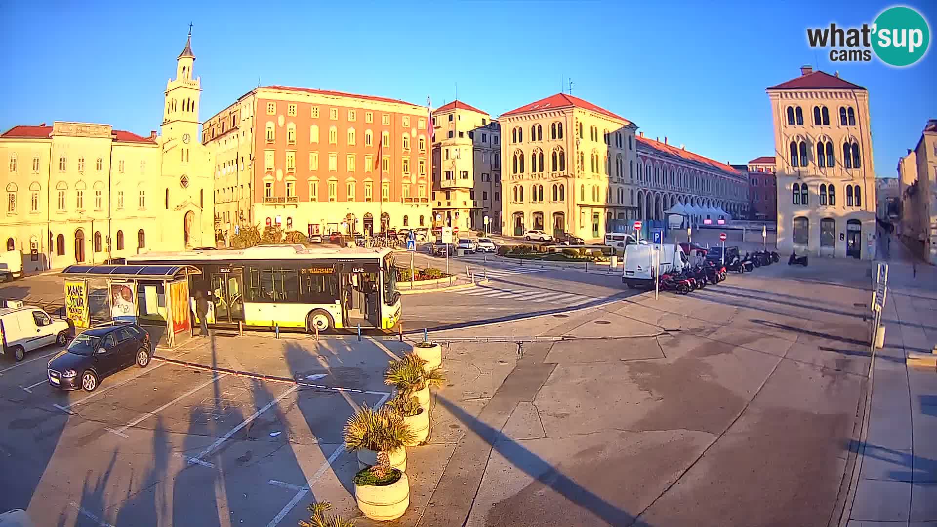 Webcam Split Riva – Prokurative | Trg Republike