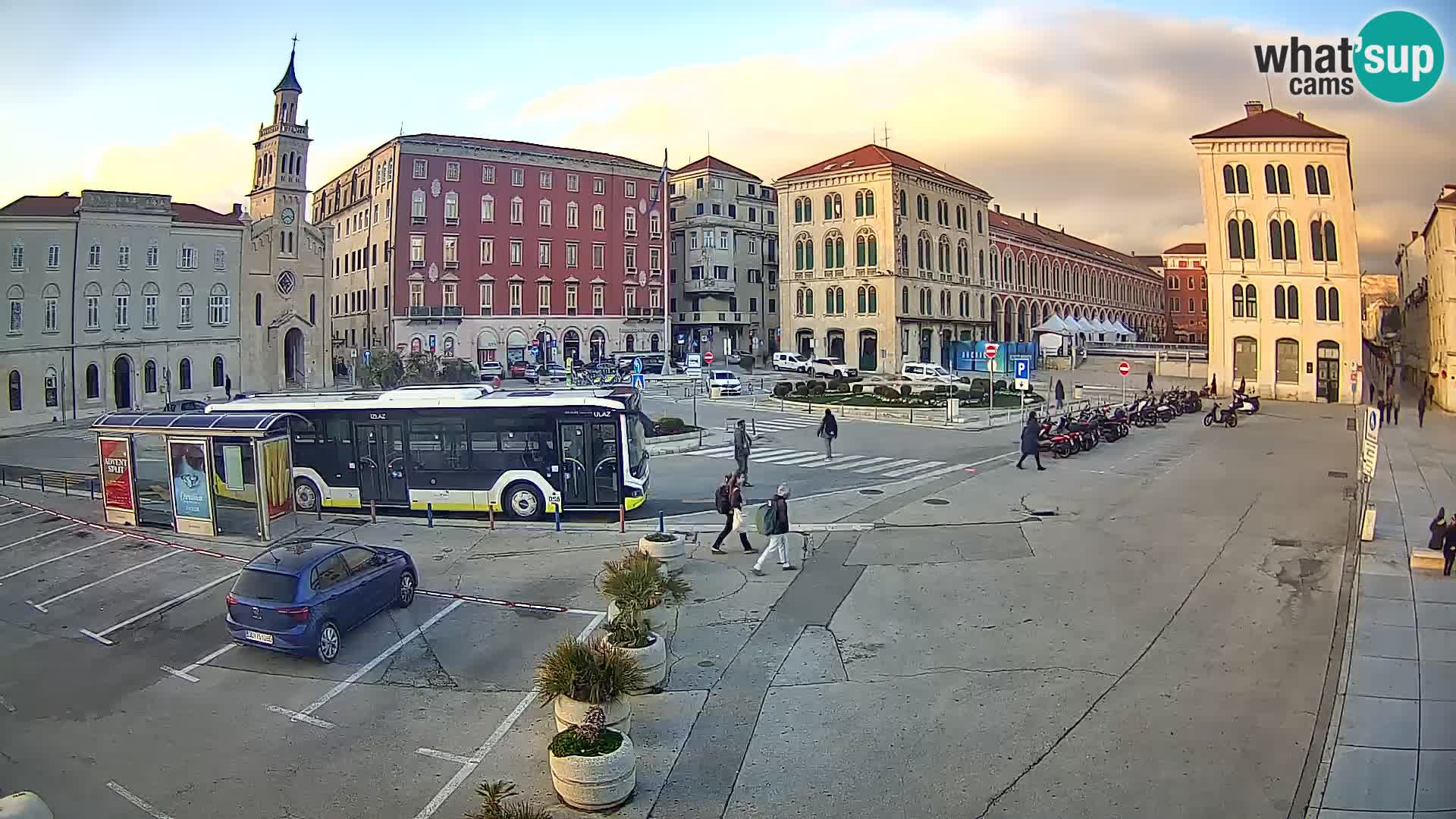 Webcam Split Riva – Prokurative | Trg Republike