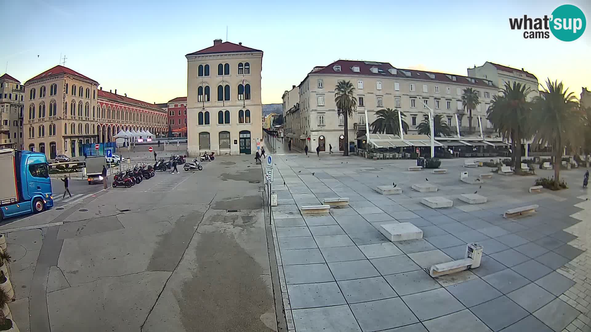 Webcam Split Riva – Prokurative | Trg Republike