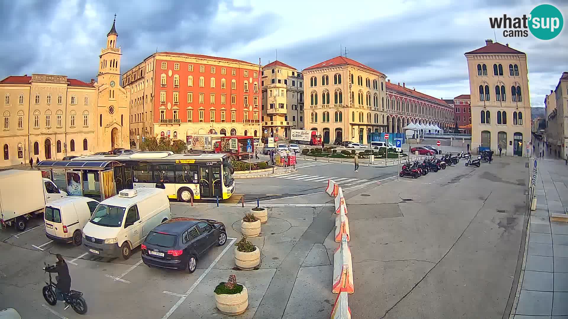 Webcam Split Riva – Prokurative | Trg Republike