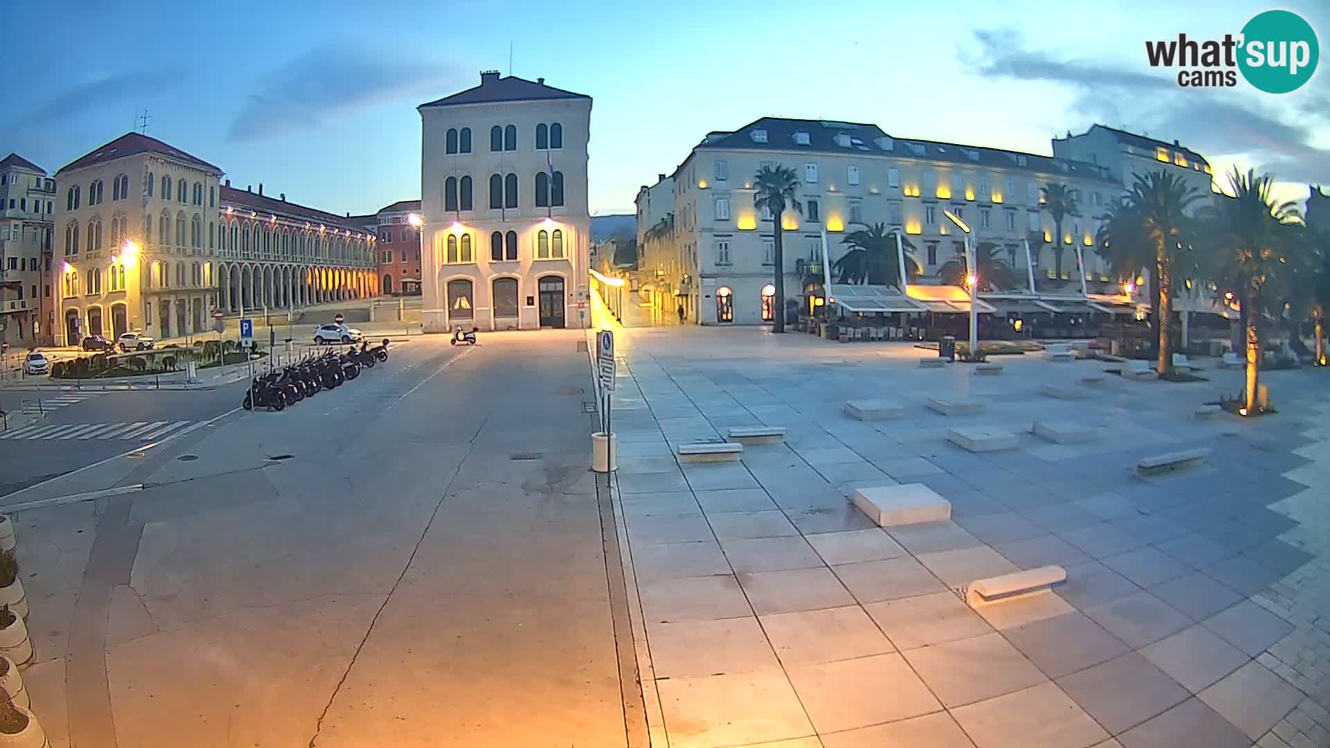 Webcam Split Riva – Prokurative | Trg Republike