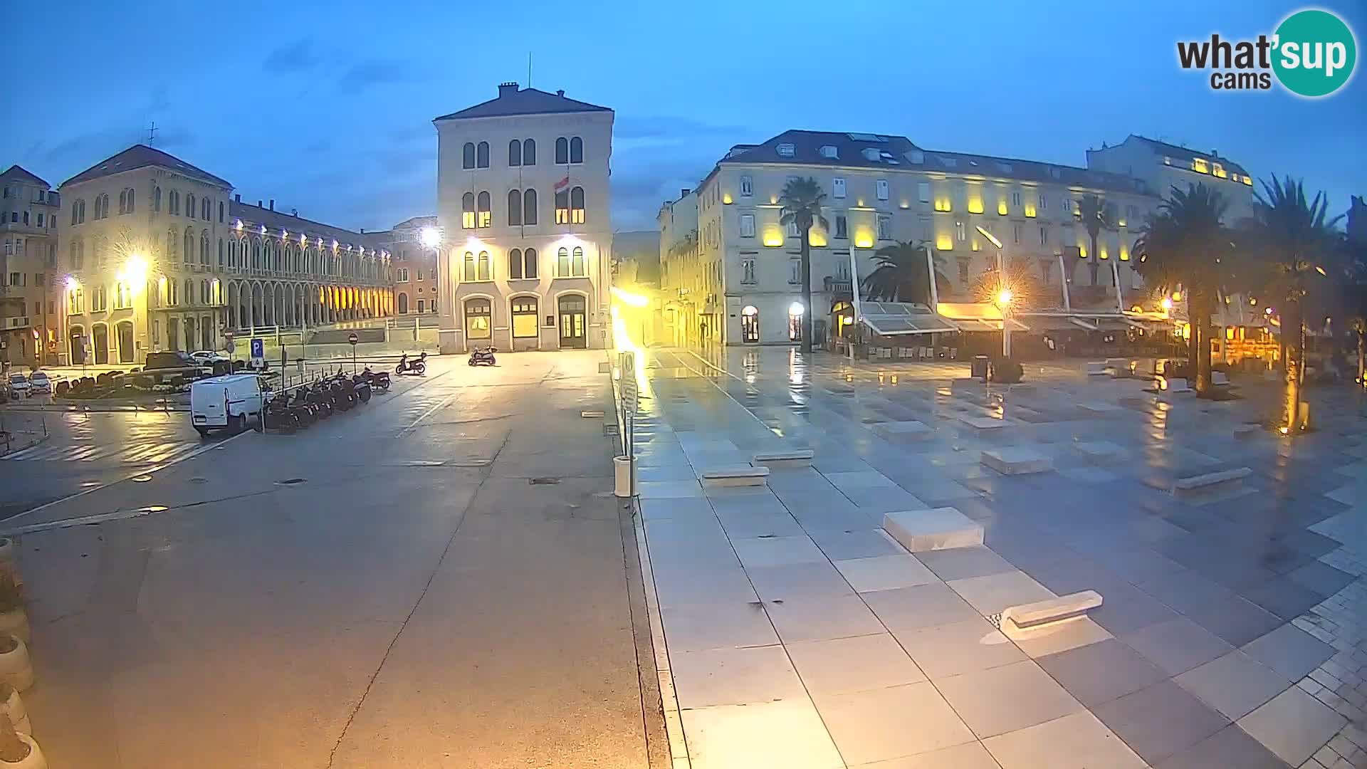 Webcam Split Riva – Prokurative | Trg Republike