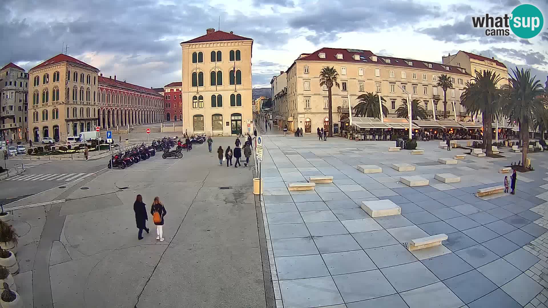 Webcam Split Riva – Prokurative | Trg Republike