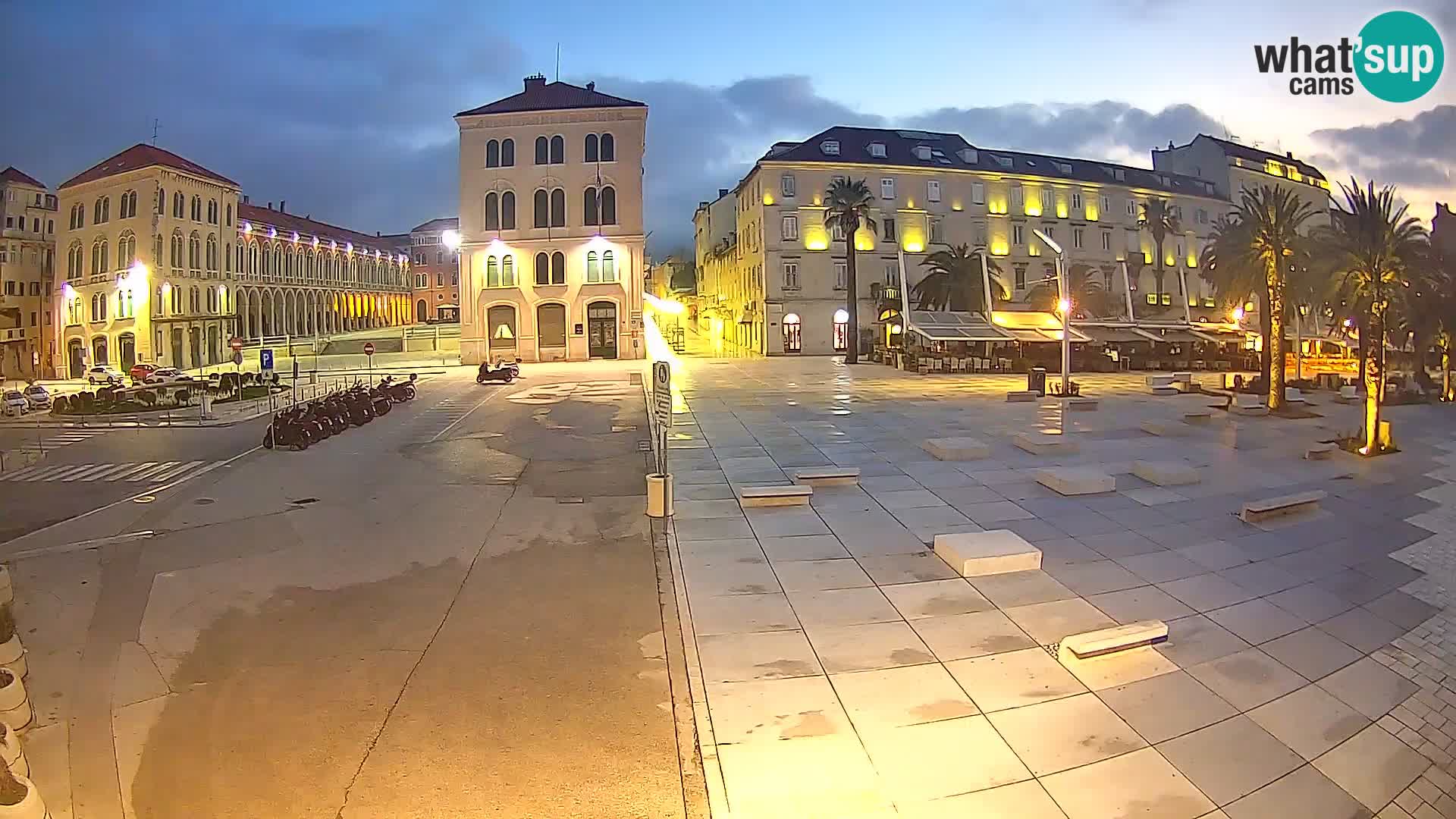 Webcam Split Riva – Prokurative | Trg Republike