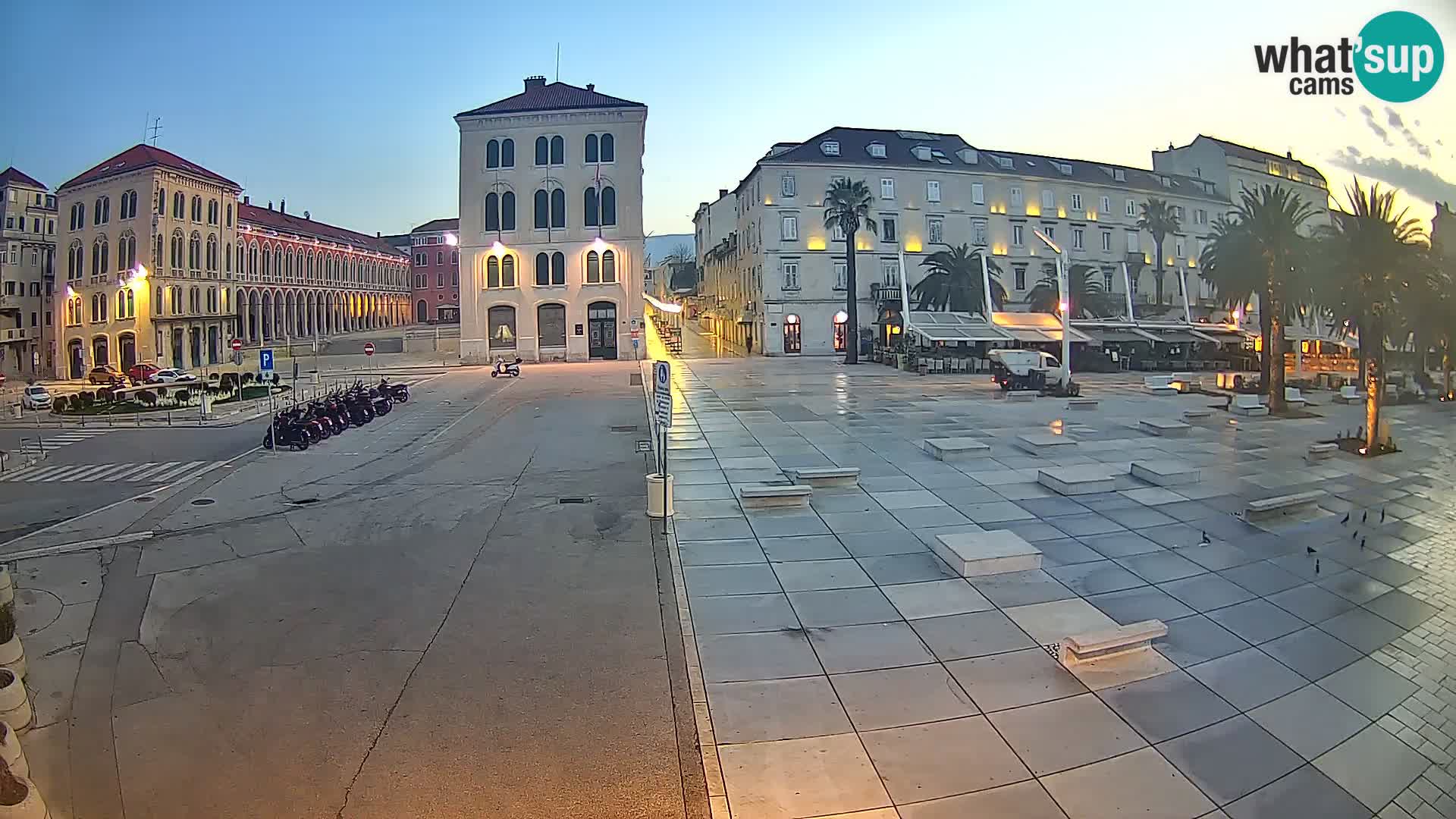 Webcam Split Riva – Prokurative | Trg Republike