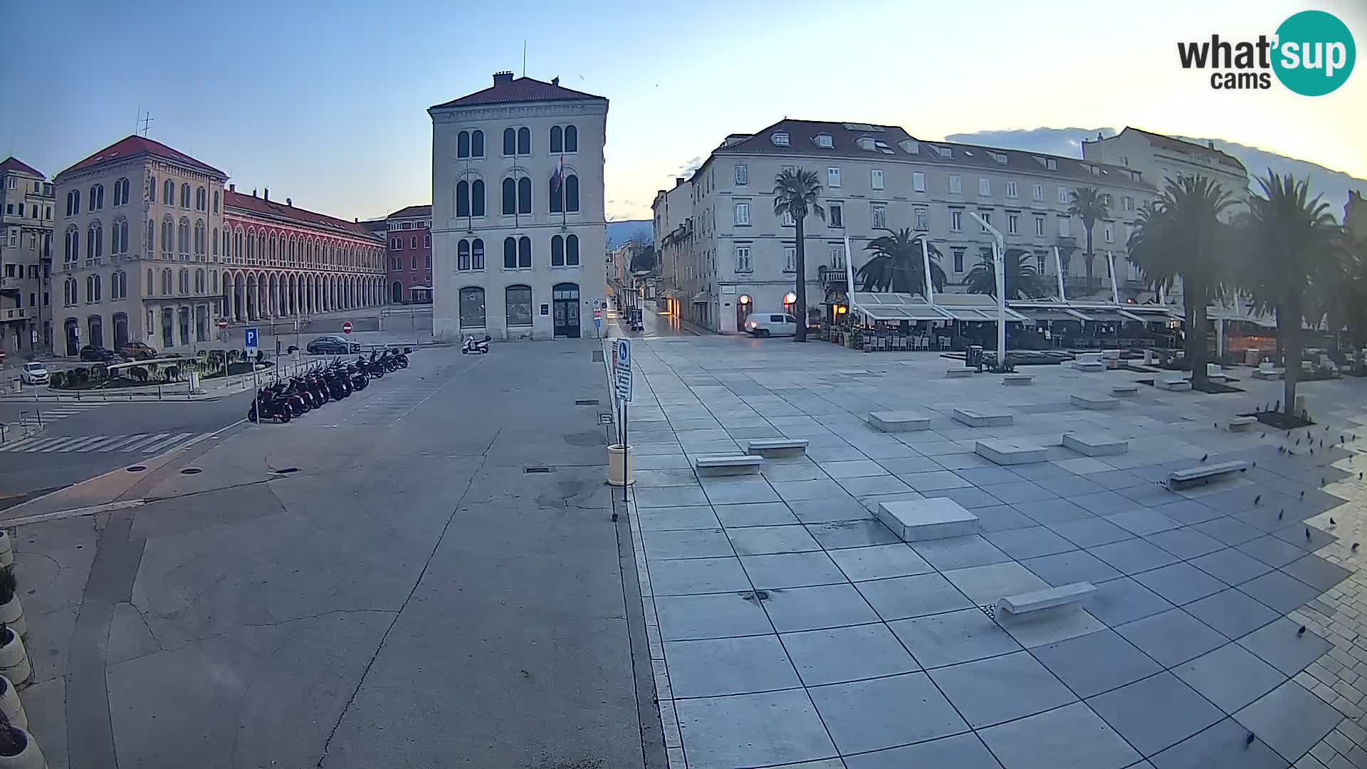 Webcam Split Riva – Prokurative | Trg Republike
