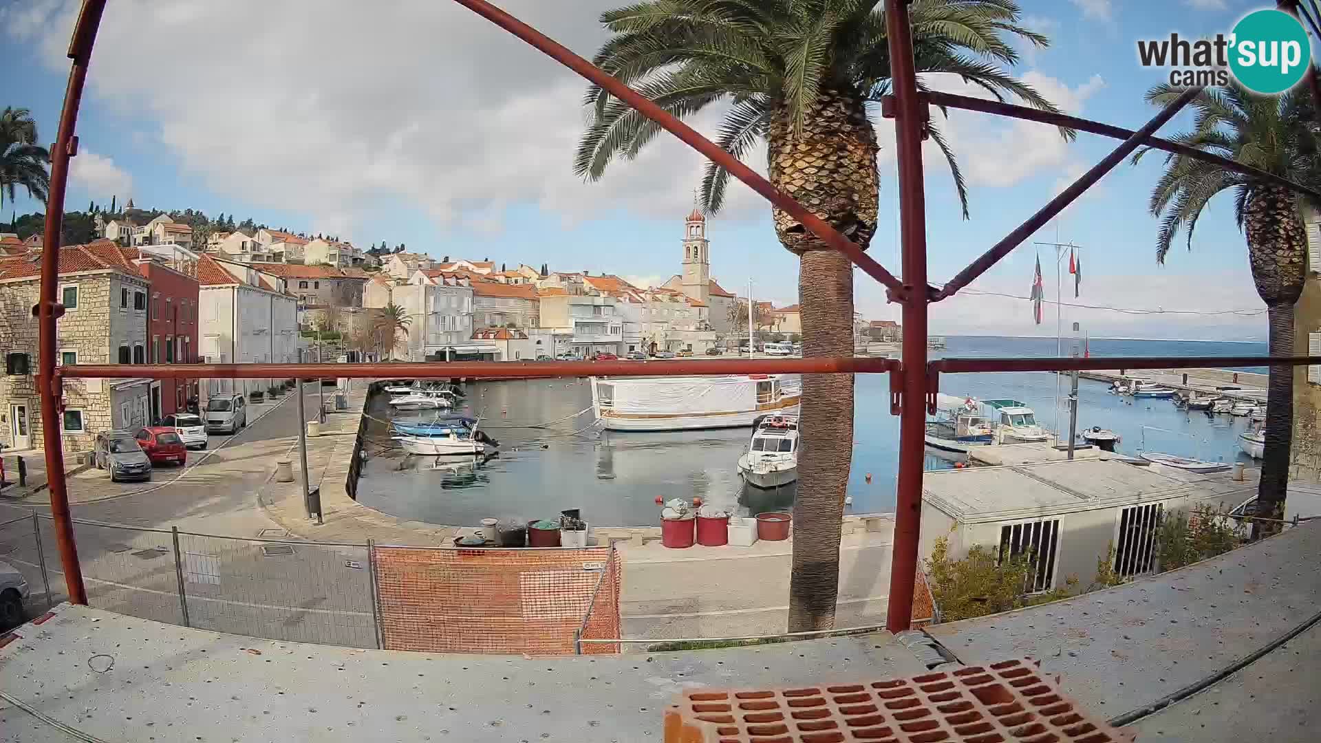 Web kamera Sutivan Mandrač – Pogled uživo s otoka Brača