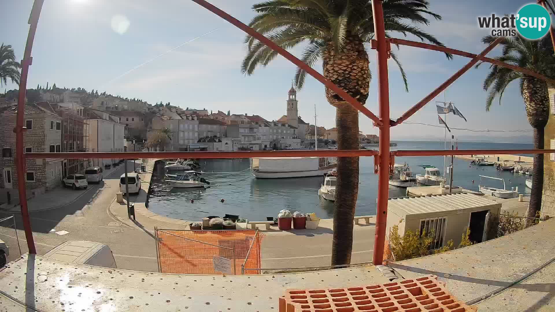 Web kamera Sutivan Mandrač – Pogled uživo s otoka Brača