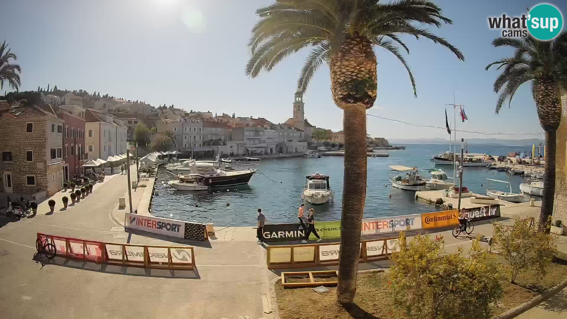 Spletna kamera Sutivan Mandrač – Pogled v živo z otoka Brač