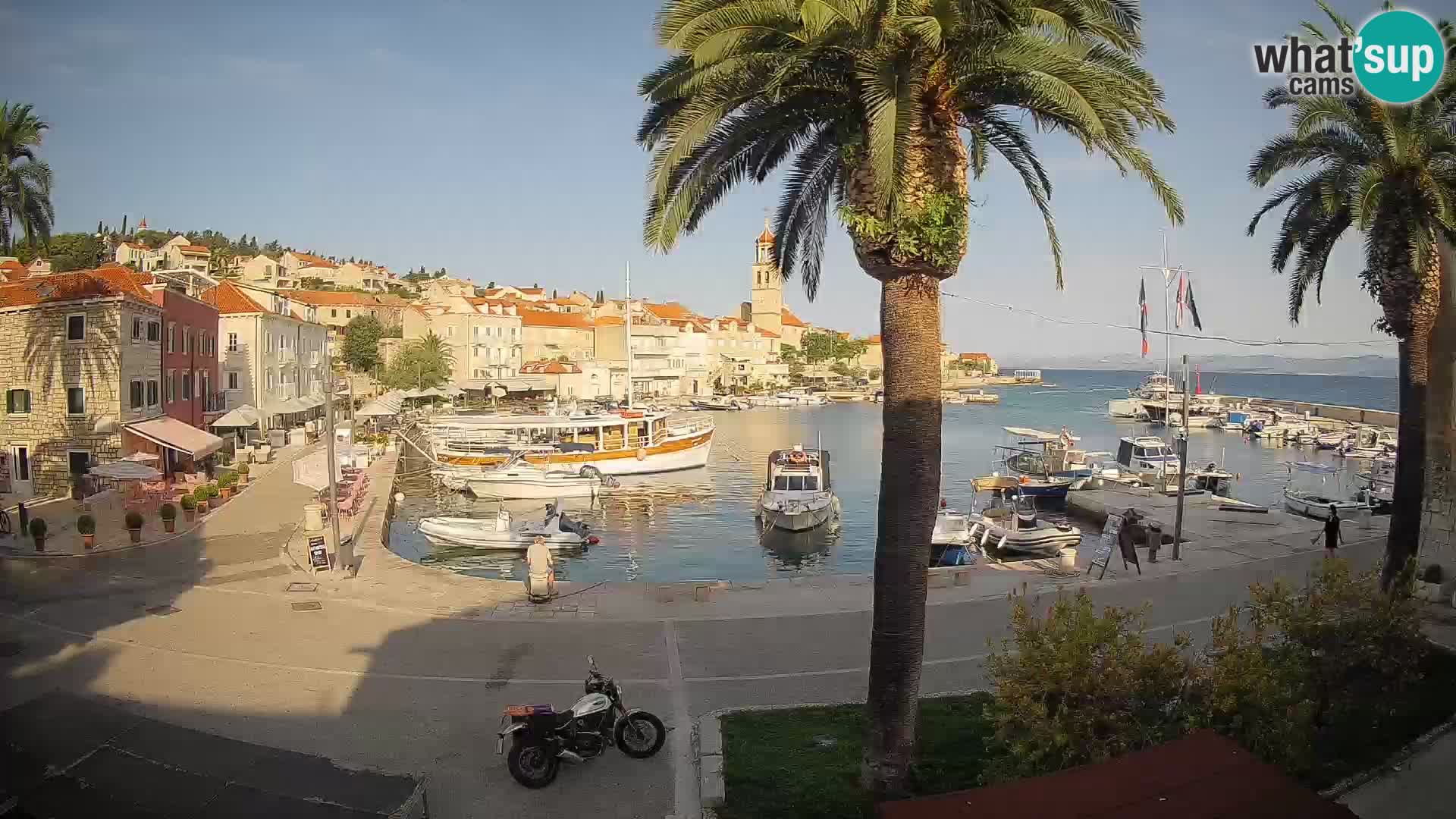 Web kamera Sutivan Mandrač – Pogled uživo s otoka Brača