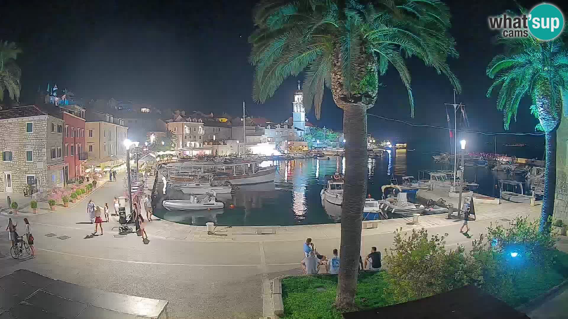 Spletna kamera Sutivan Mandrač – Pogled v živo z otoka Brač