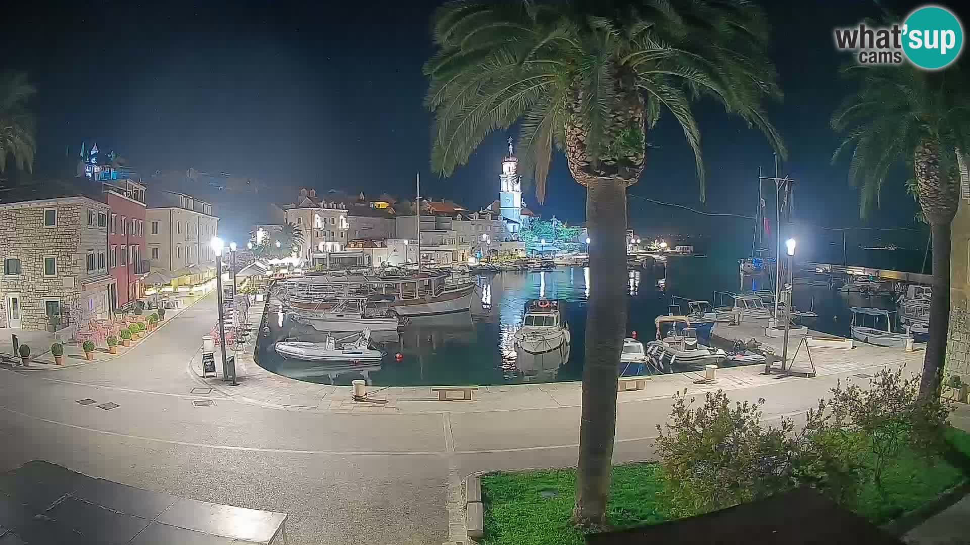 Spletna kamera Sutivan Mandrač – Pogled v živo z otoka Brač