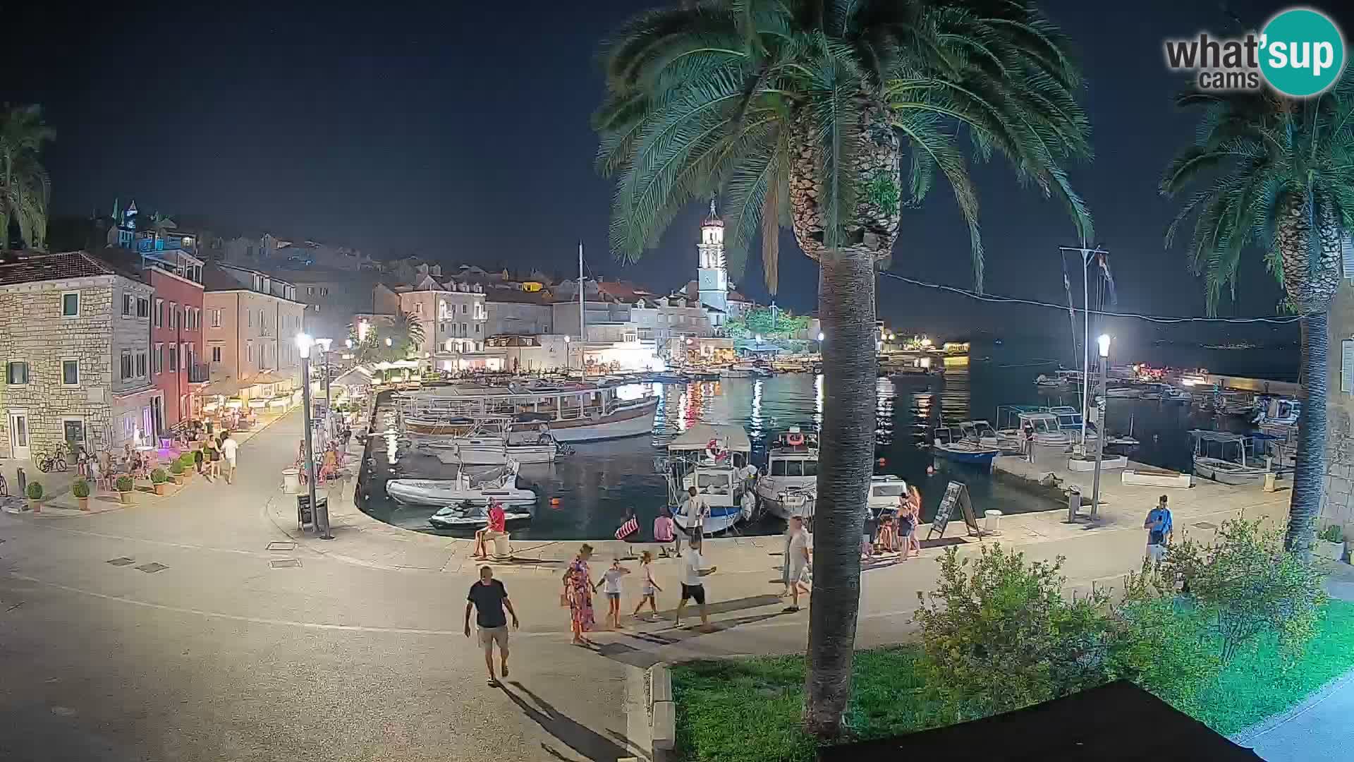 Spletna kamera Sutivan Mandrač – Pogled v živo z otoka Brač