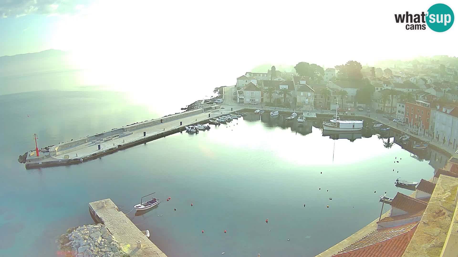 Spletna kamera Sutivan panorama – pogled v živo z otoka Brač