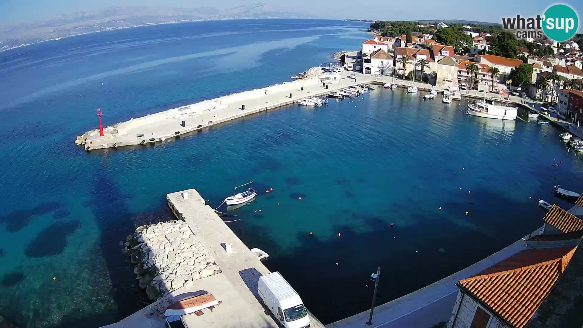 Spletna kamera Sutivan panorama – pogled v živo z otoka Brač