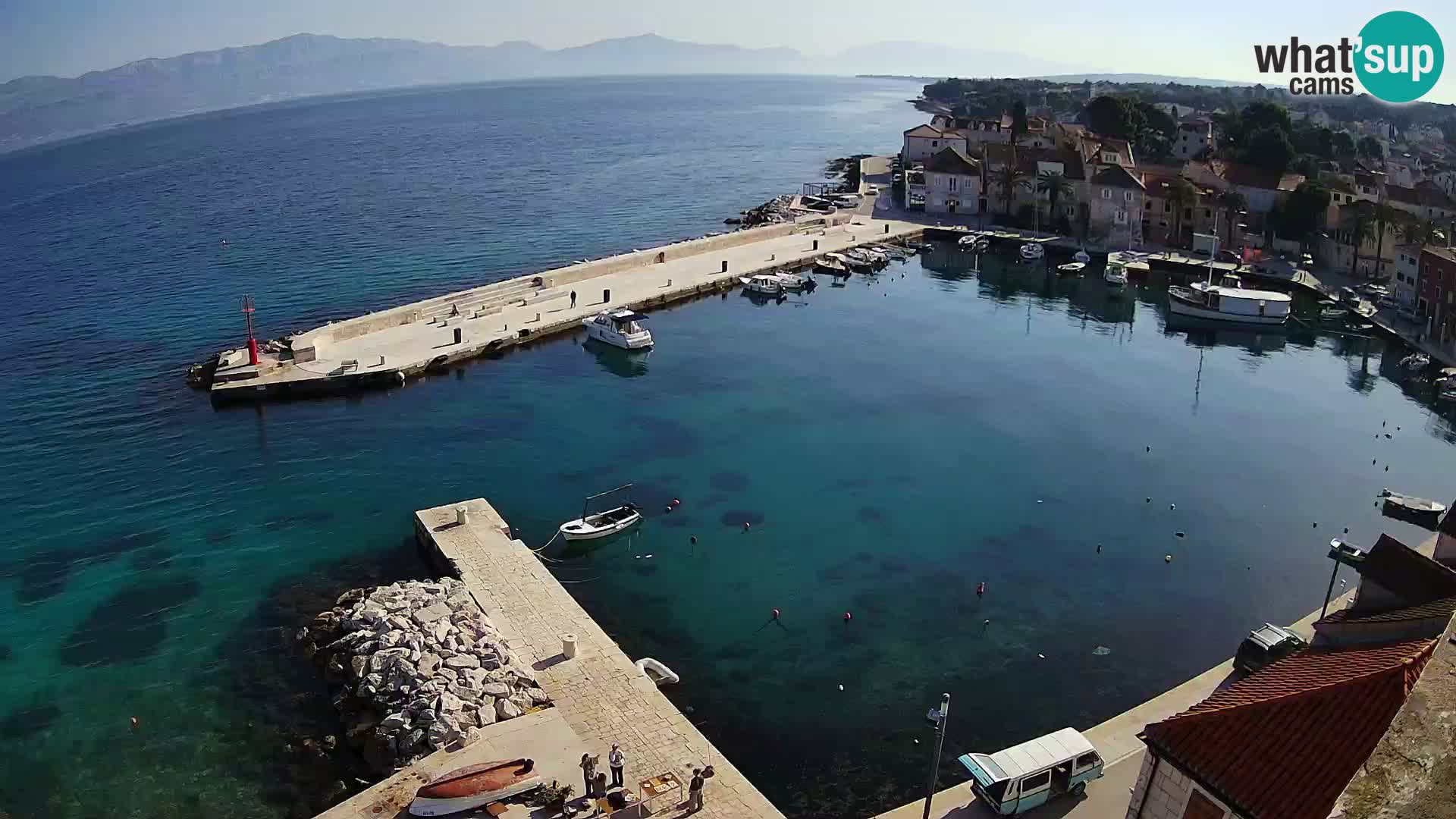 Spletna kamera Sutivan panorama – pogled v živo z otoka Brač
