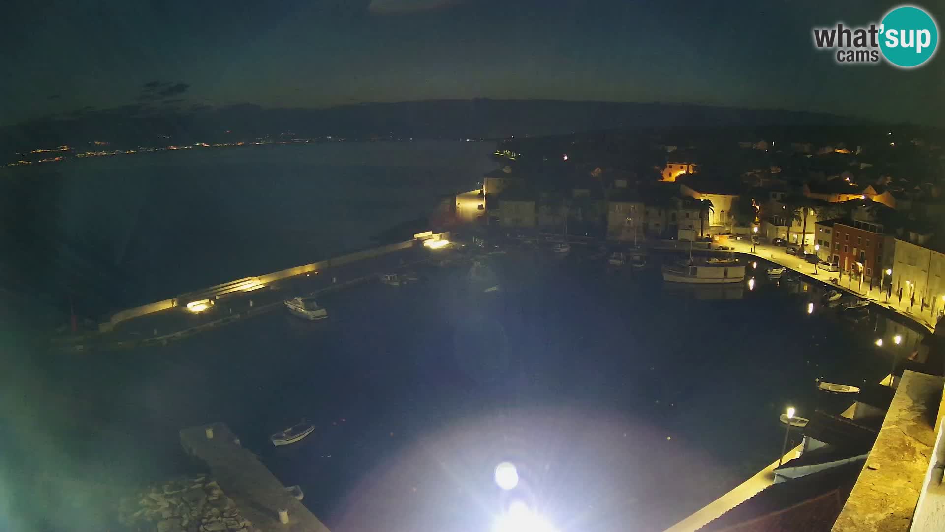 Spletna kamera Sutivan panorama – pogled v živo z otoka Brač