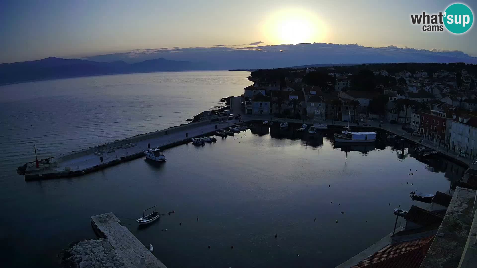 Spletna kamera Sutivan panorama – pogled v živo z otoka Brač