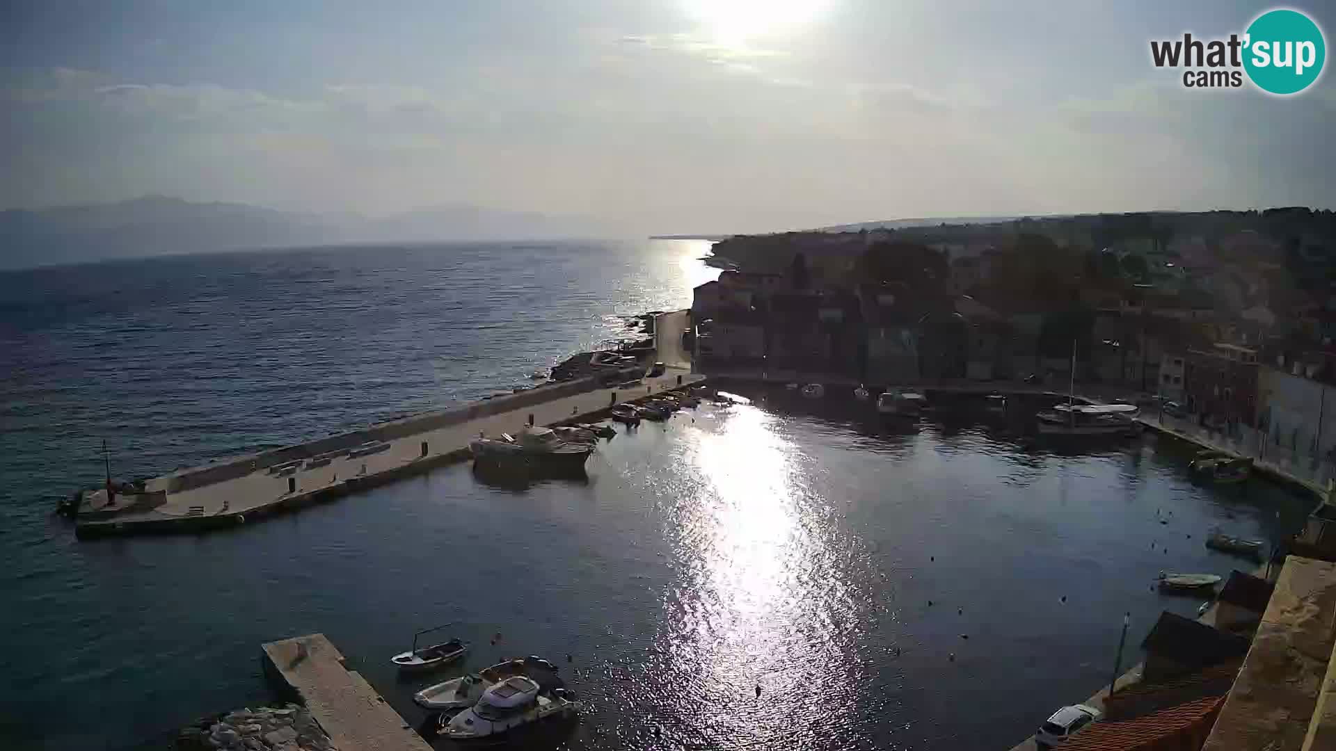 Spletna kamera Sutivan panorama – pogled v živo z otoka Brač