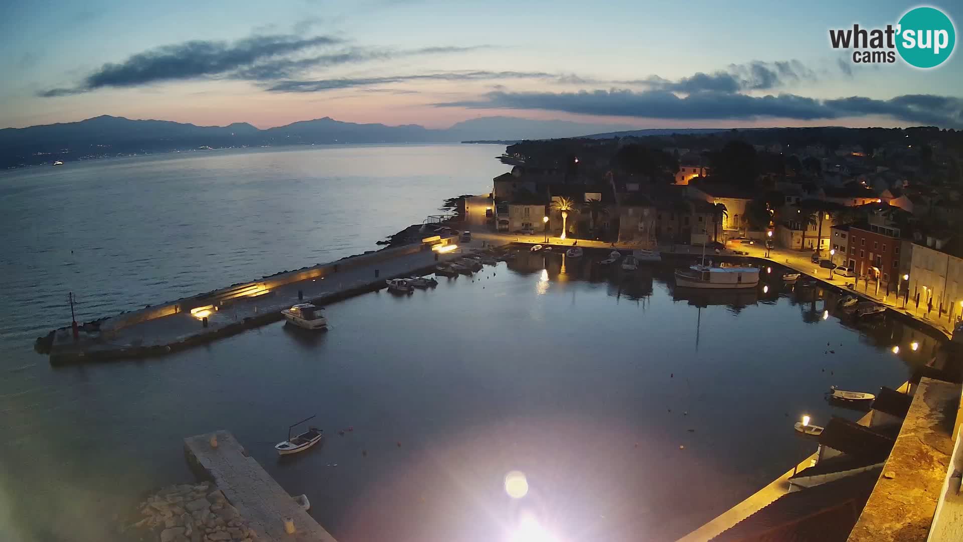 Web kamera Sutivan panorama – Pogled uživo s otoka Brača