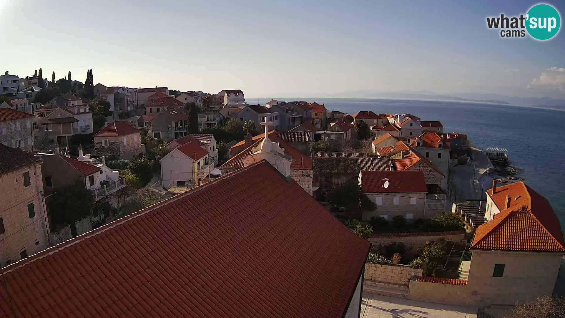 Spletna kamera Sutivan panorama – pogled v živo z otoka Brač