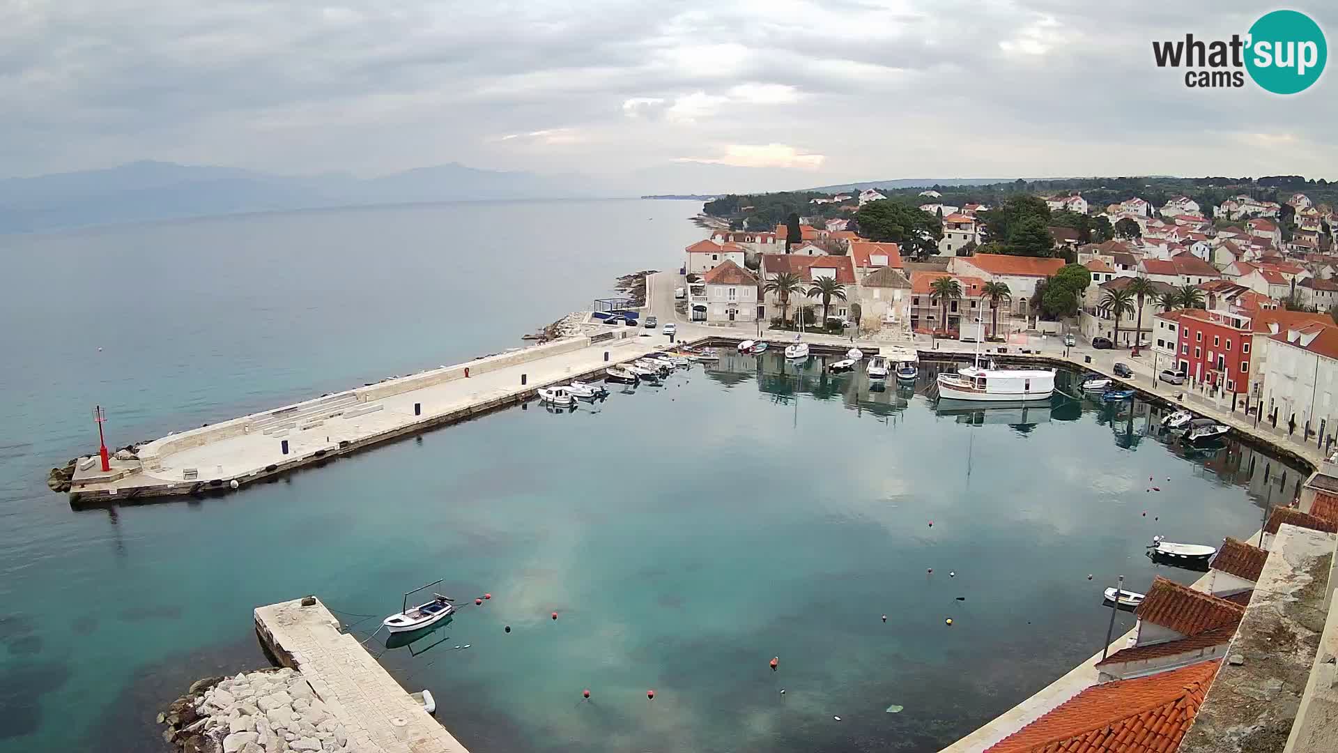 Spletna kamera Sutivan panorama – pogled v živo z otoka Brač