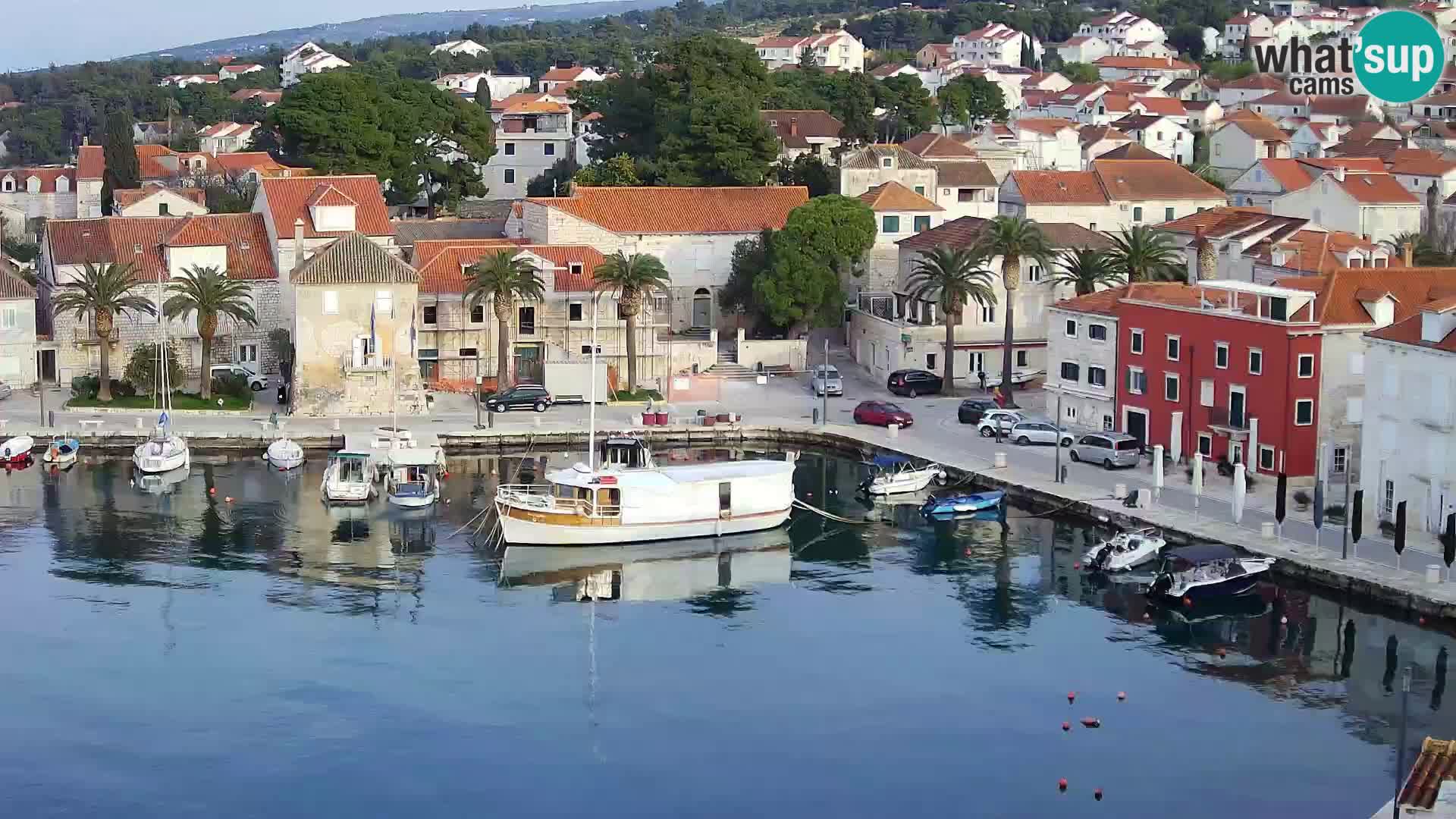 Spletna kamera Sutivan panorama – pogled v živo z otoka Brač