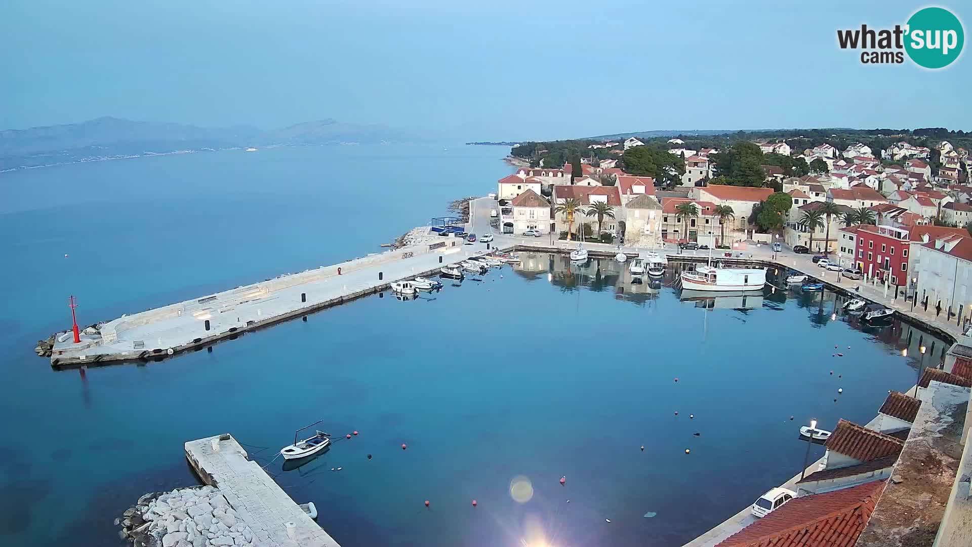 Web kamera Sutivan panorama – Pogled uživo s otoka Brača