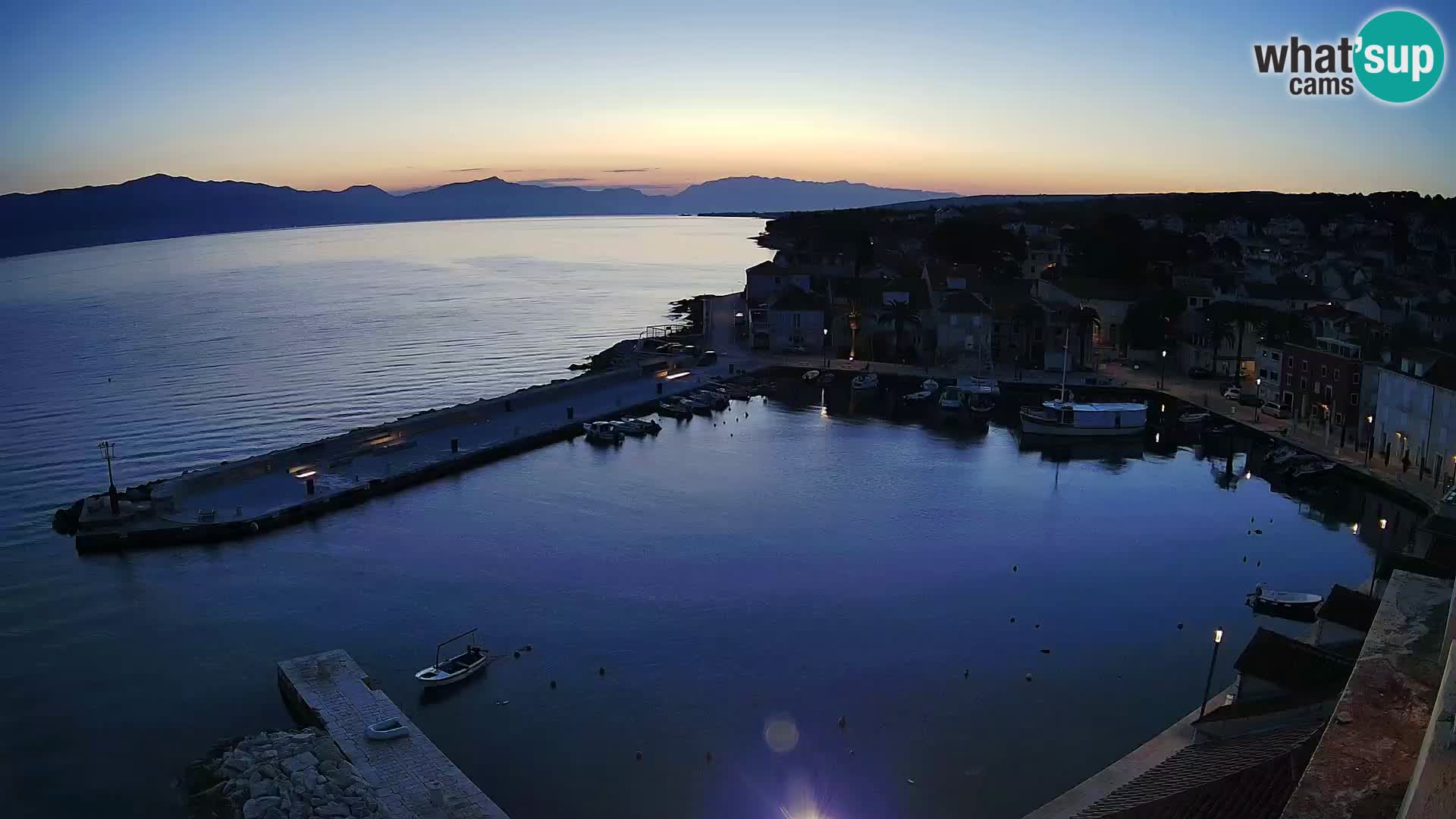 Web kamera Sutivan panorama – Pogled uživo s otoka Brača