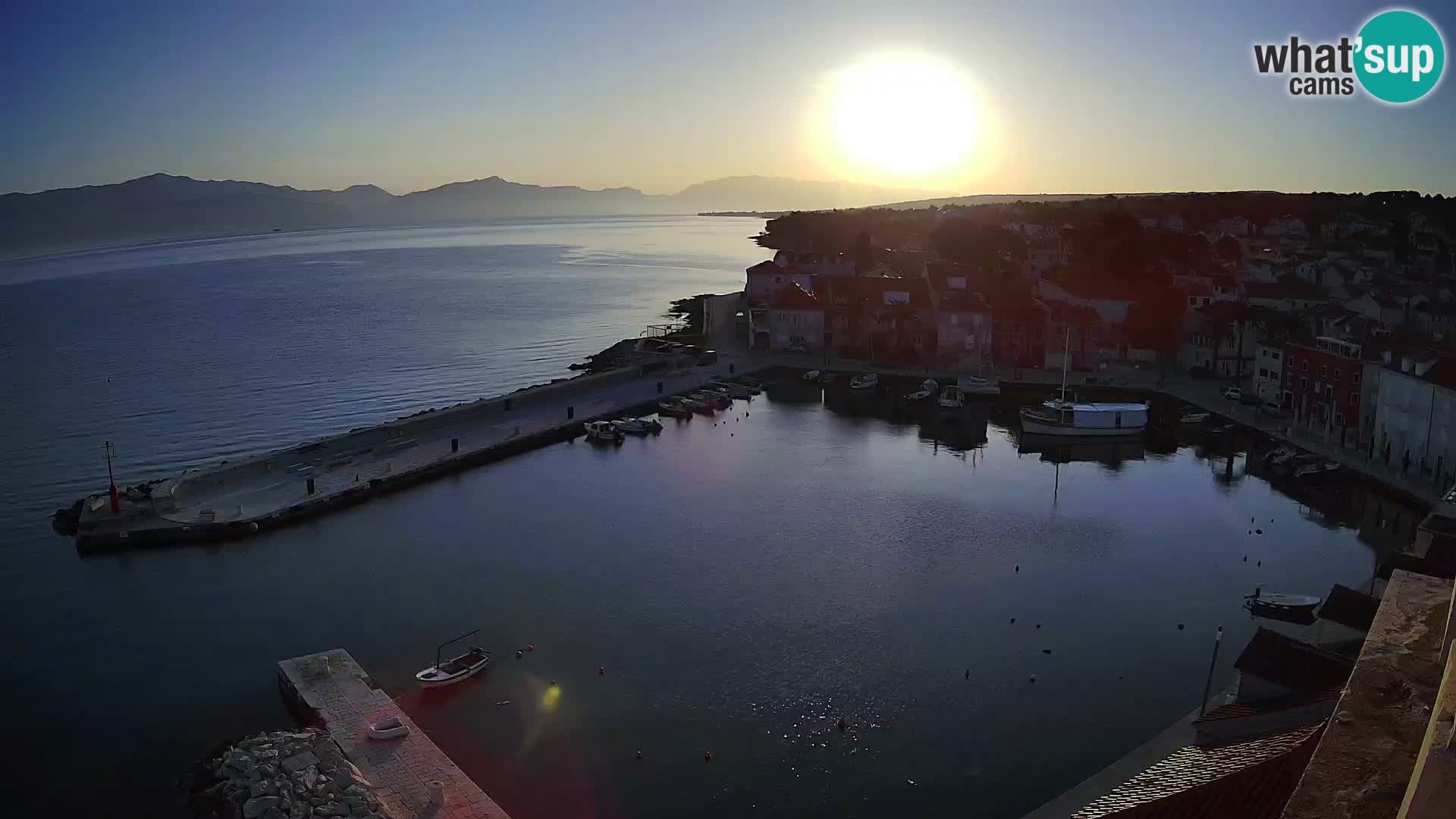 Web kamera Sutivan panorama – Pogled uživo s otoka Brača