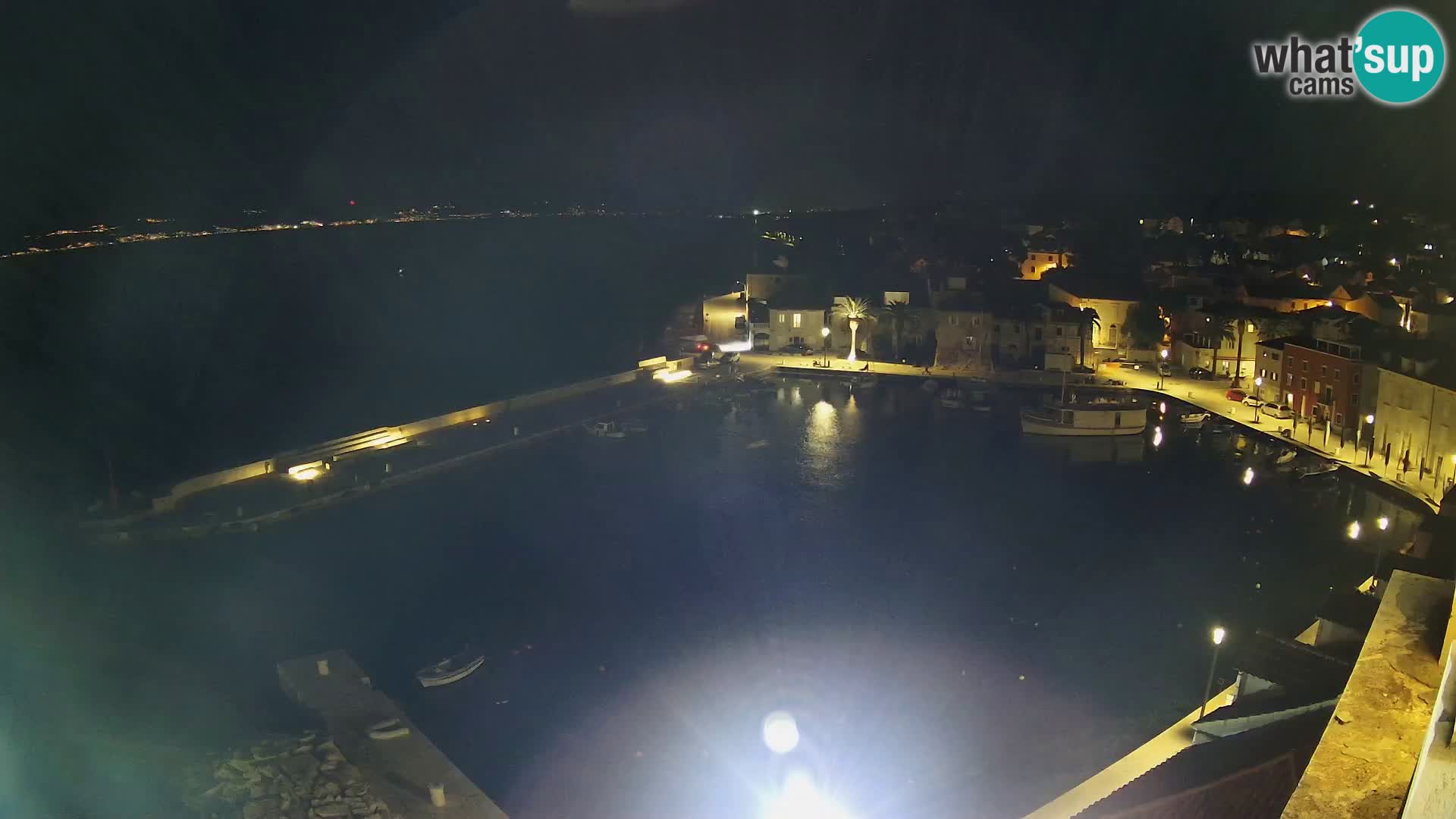 Spletna kamera Sutivan panorama – pogled v živo z otoka Brač