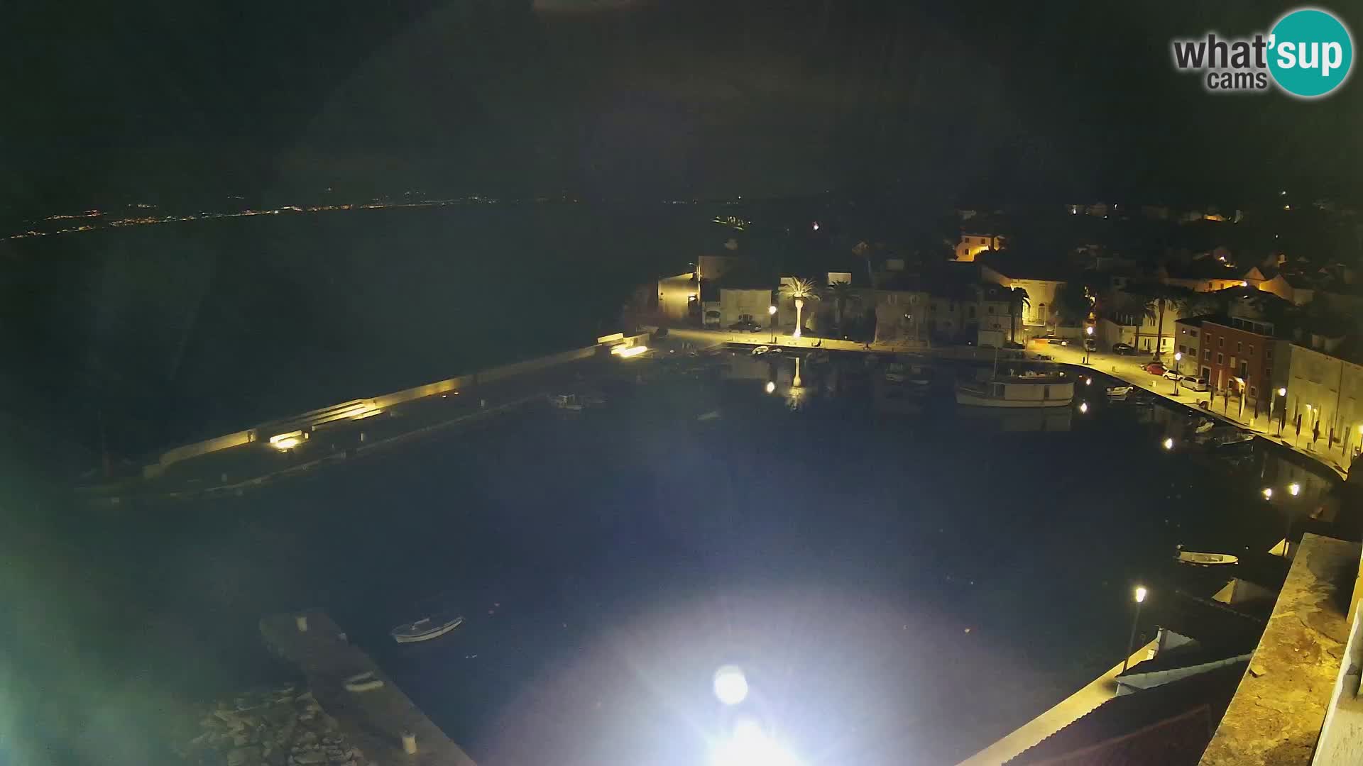 Spletna kamera Sutivan panorama – pogled v živo z otoka Brač