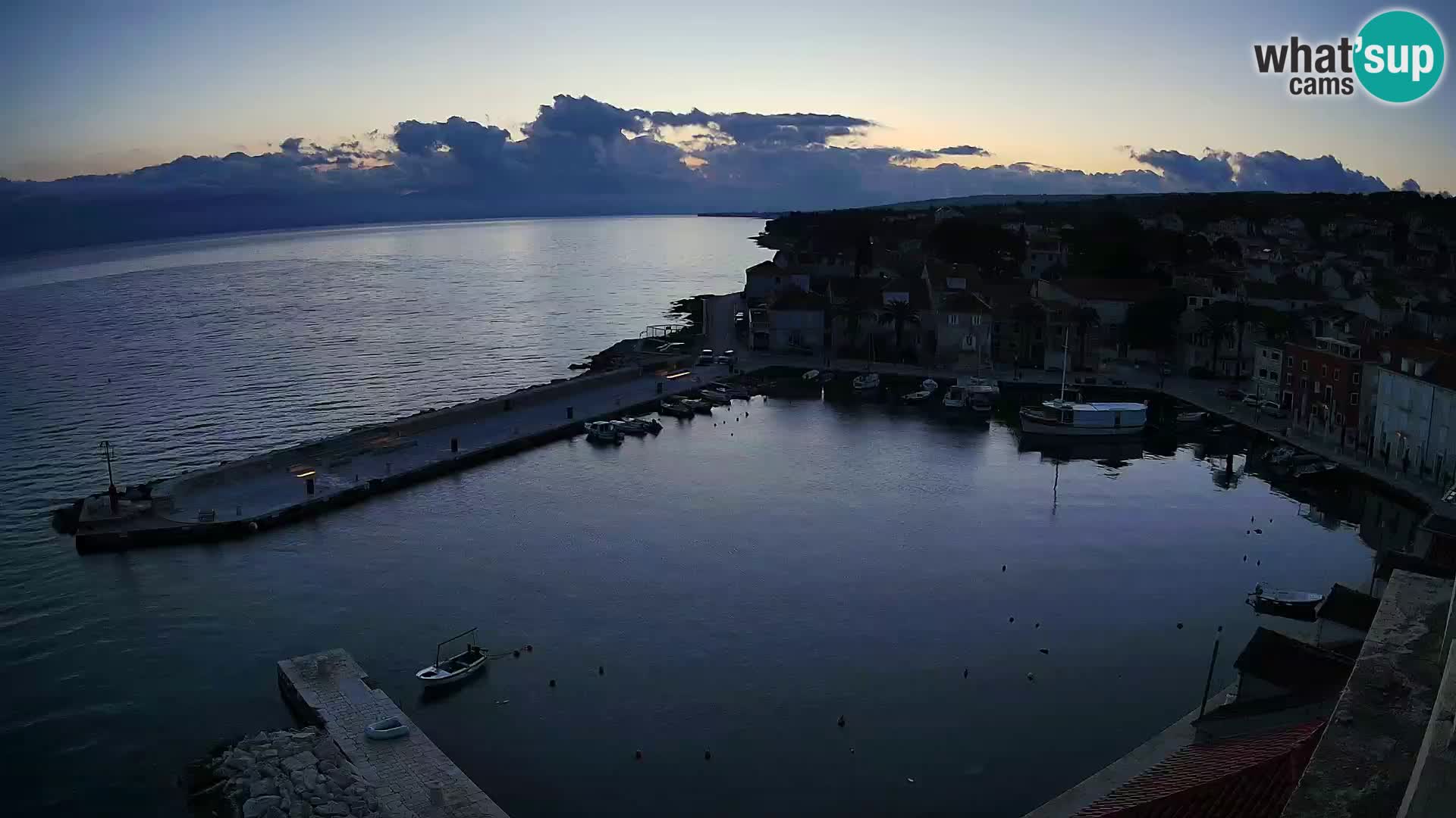 Spletna kamera Sutivan panorama – pogled v živo z otoka Brač