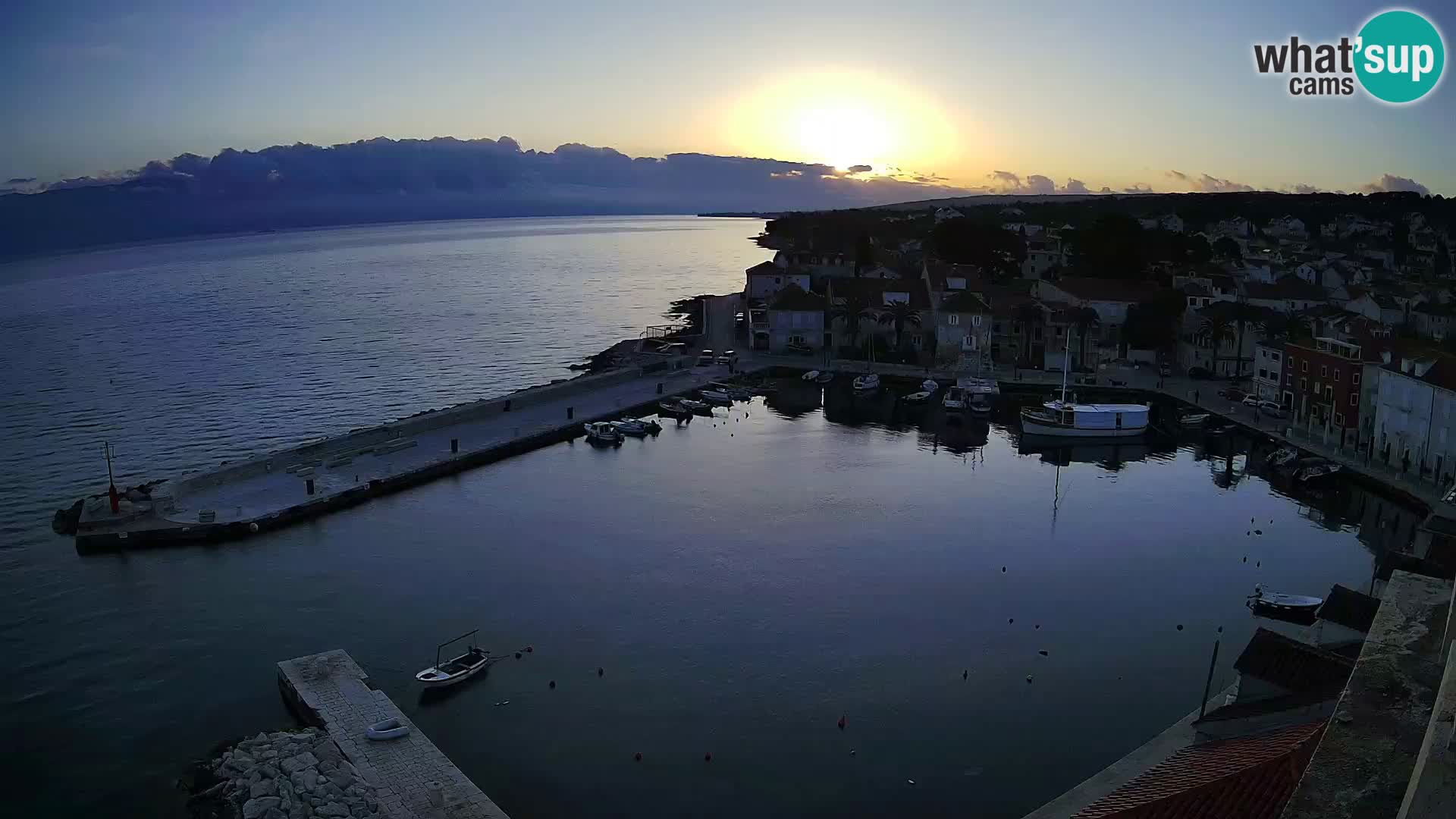 Spletna kamera Sutivan panorama – pogled v živo z otoka Brač