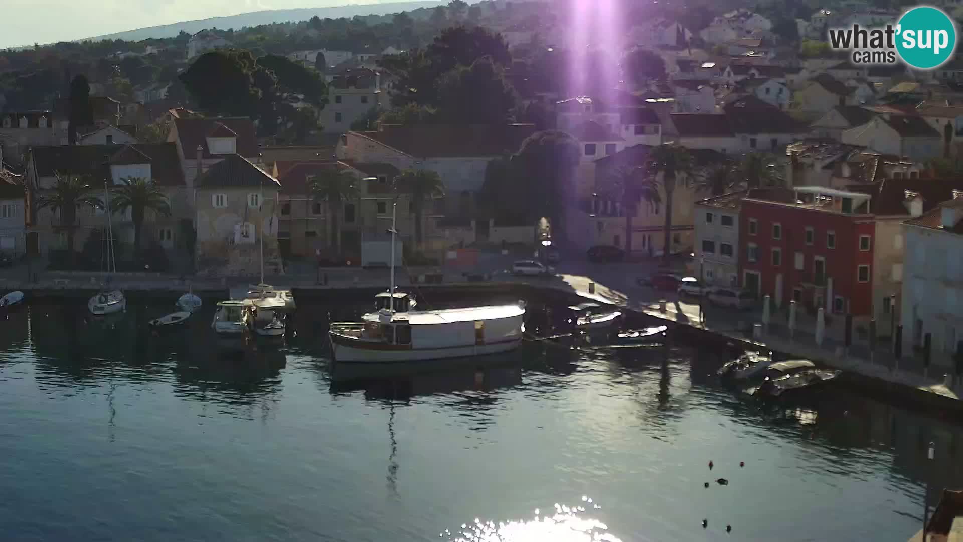 Spletna kamera Sutivan panorama – pogled v živo z otoka Brač