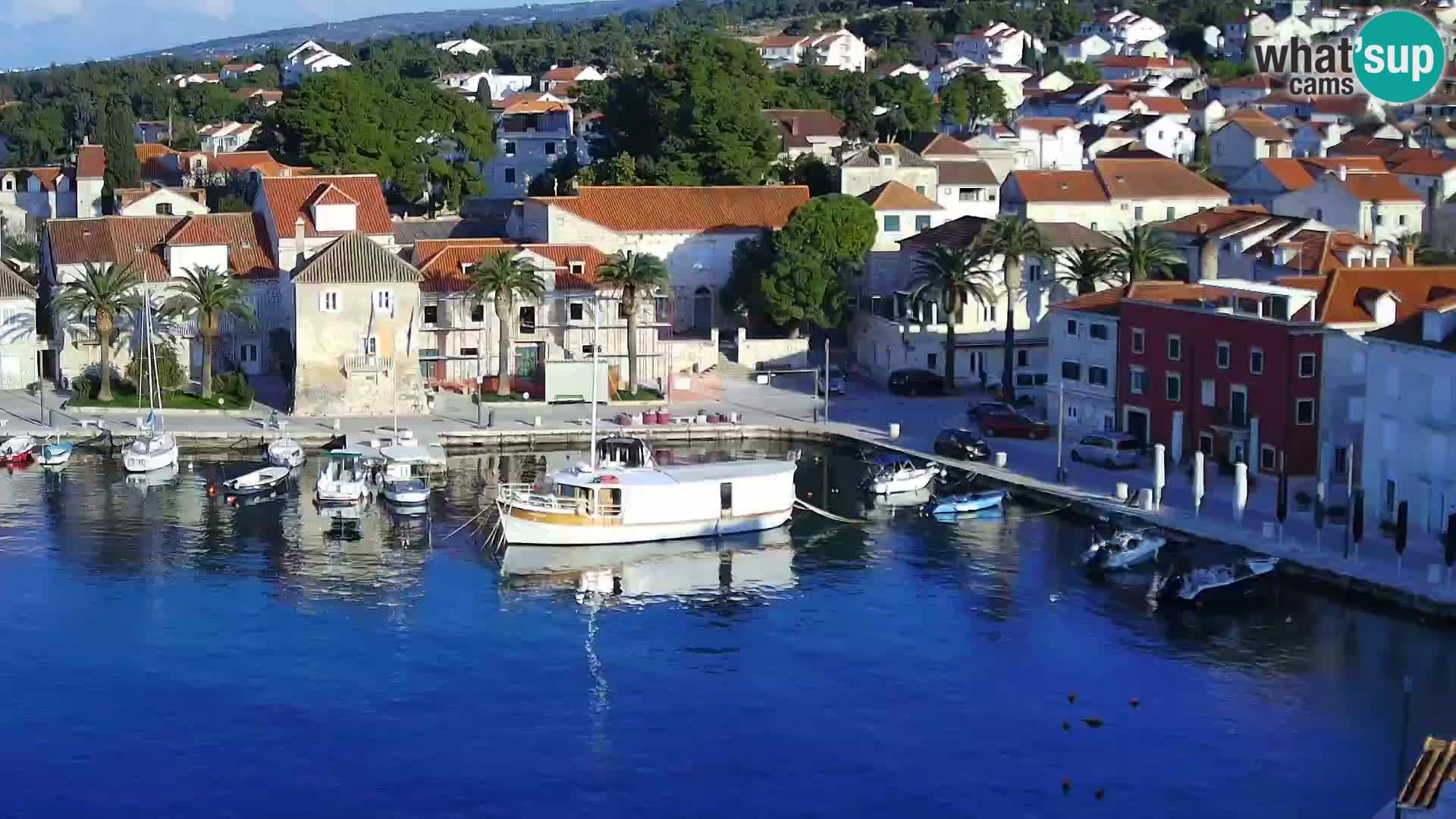 Spletna kamera Sutivan panorama – pogled v živo z otoka Brač