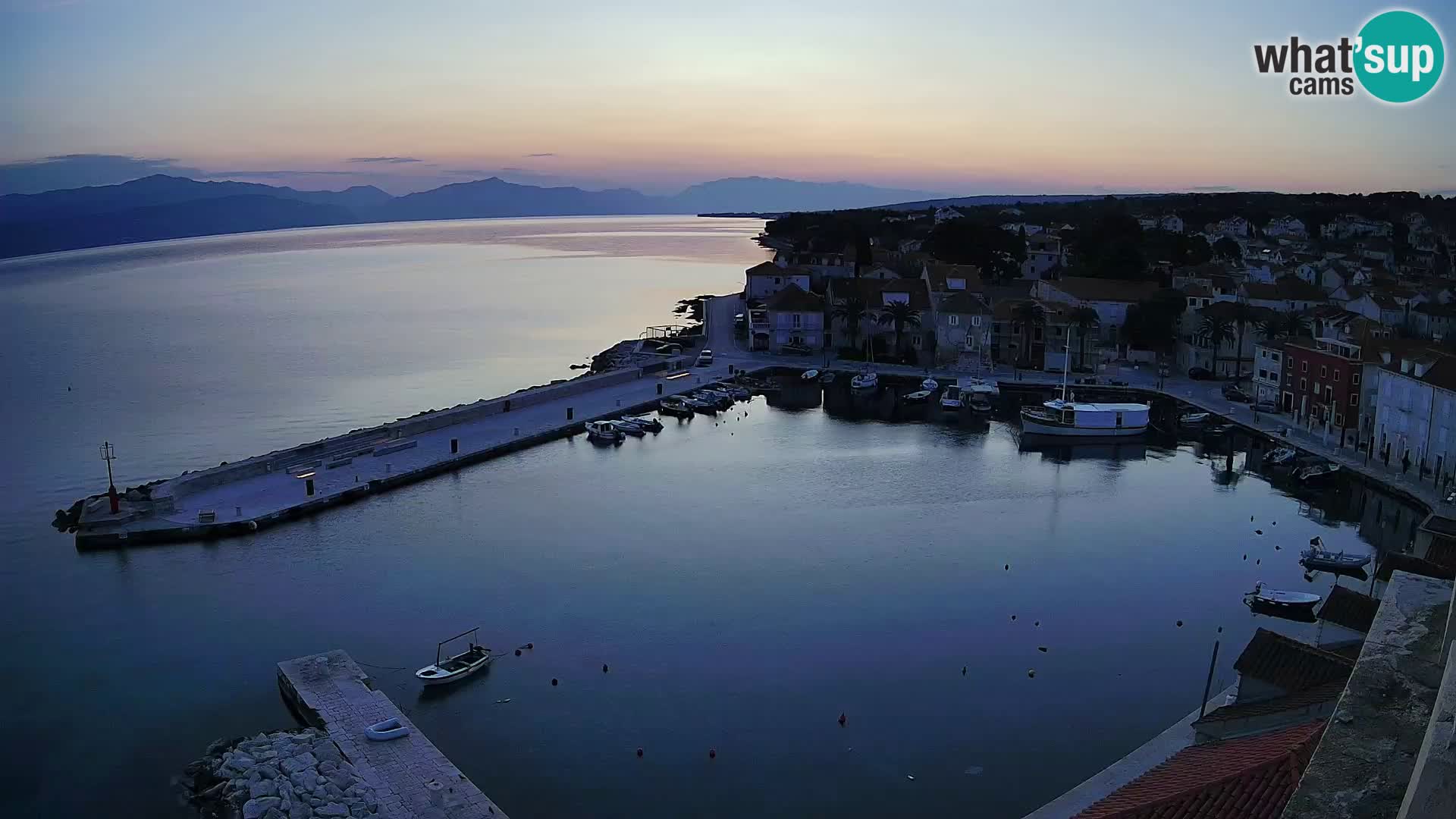 Spletna kamera Sutivan panorama – pogled v živo z otoka Brač