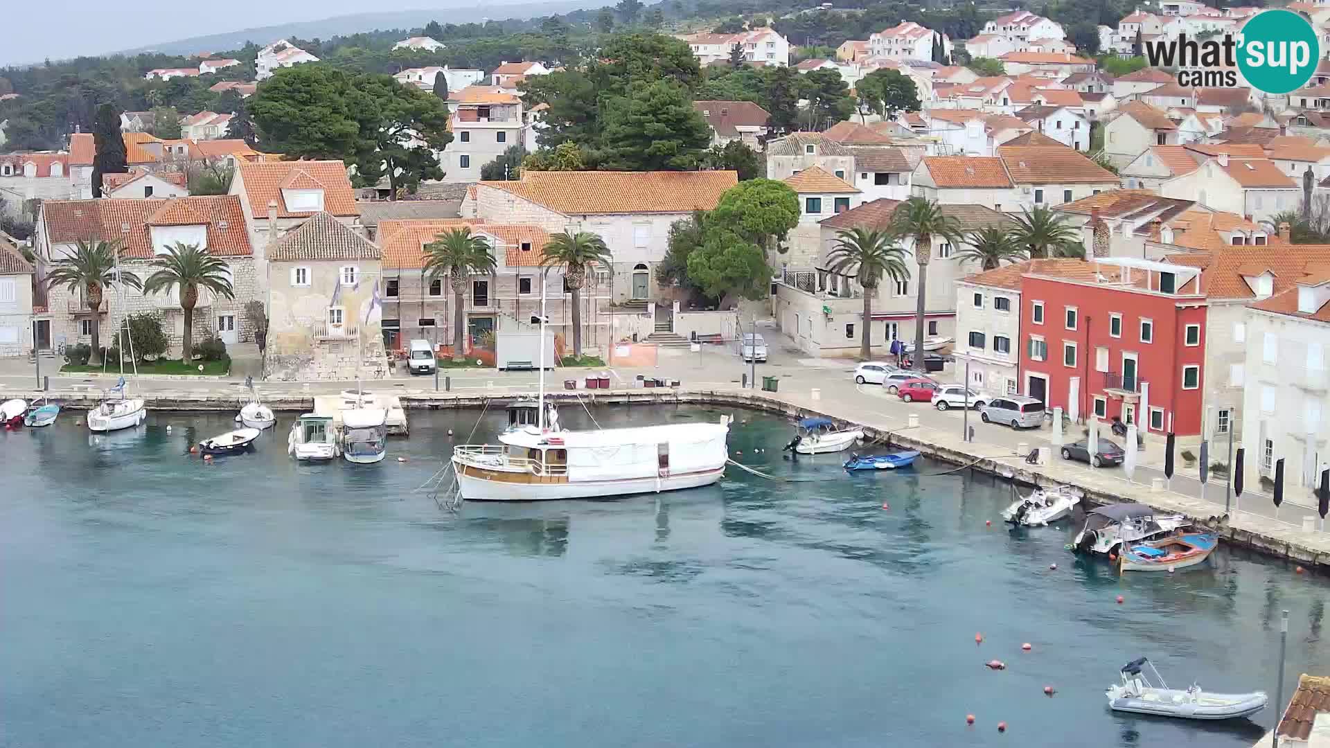 Spletna kamera Sutivan panorama – pogled v živo z otoka Brač