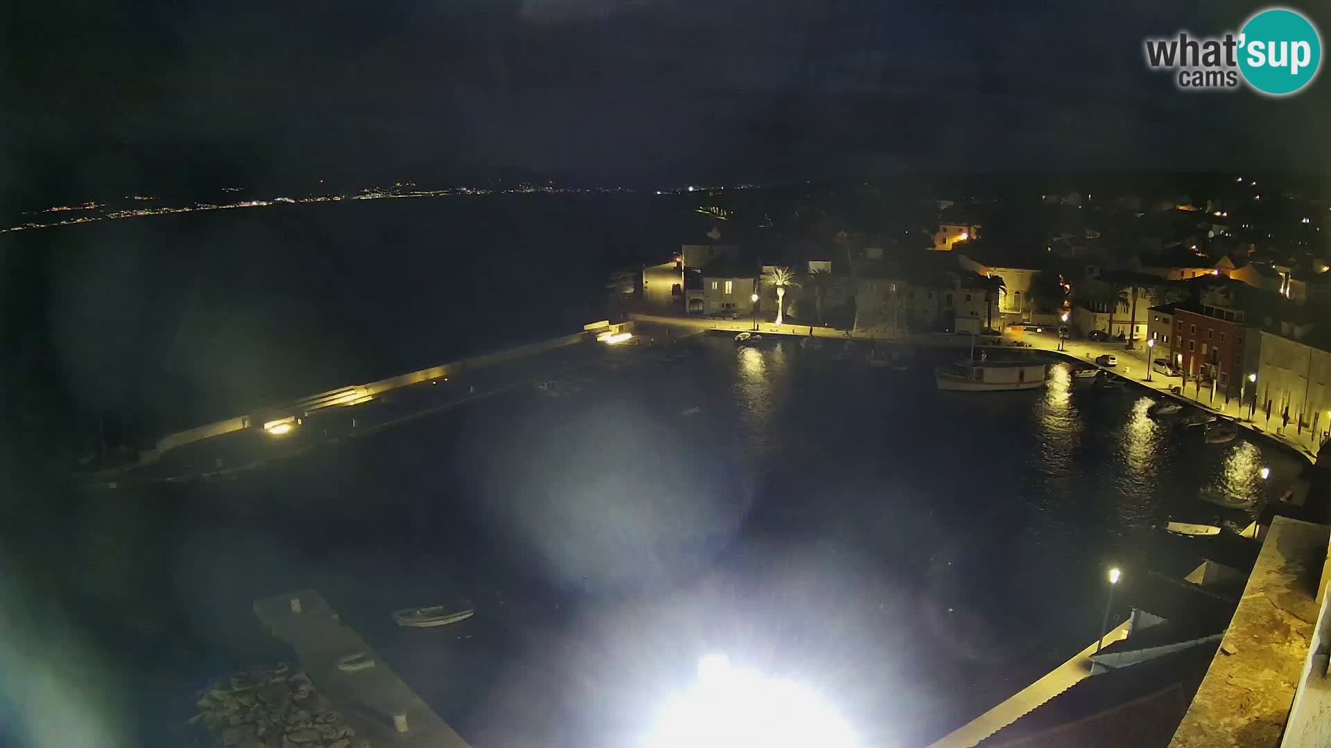 Spletna kamera Sutivan panorama – pogled v živo z otoka Brač