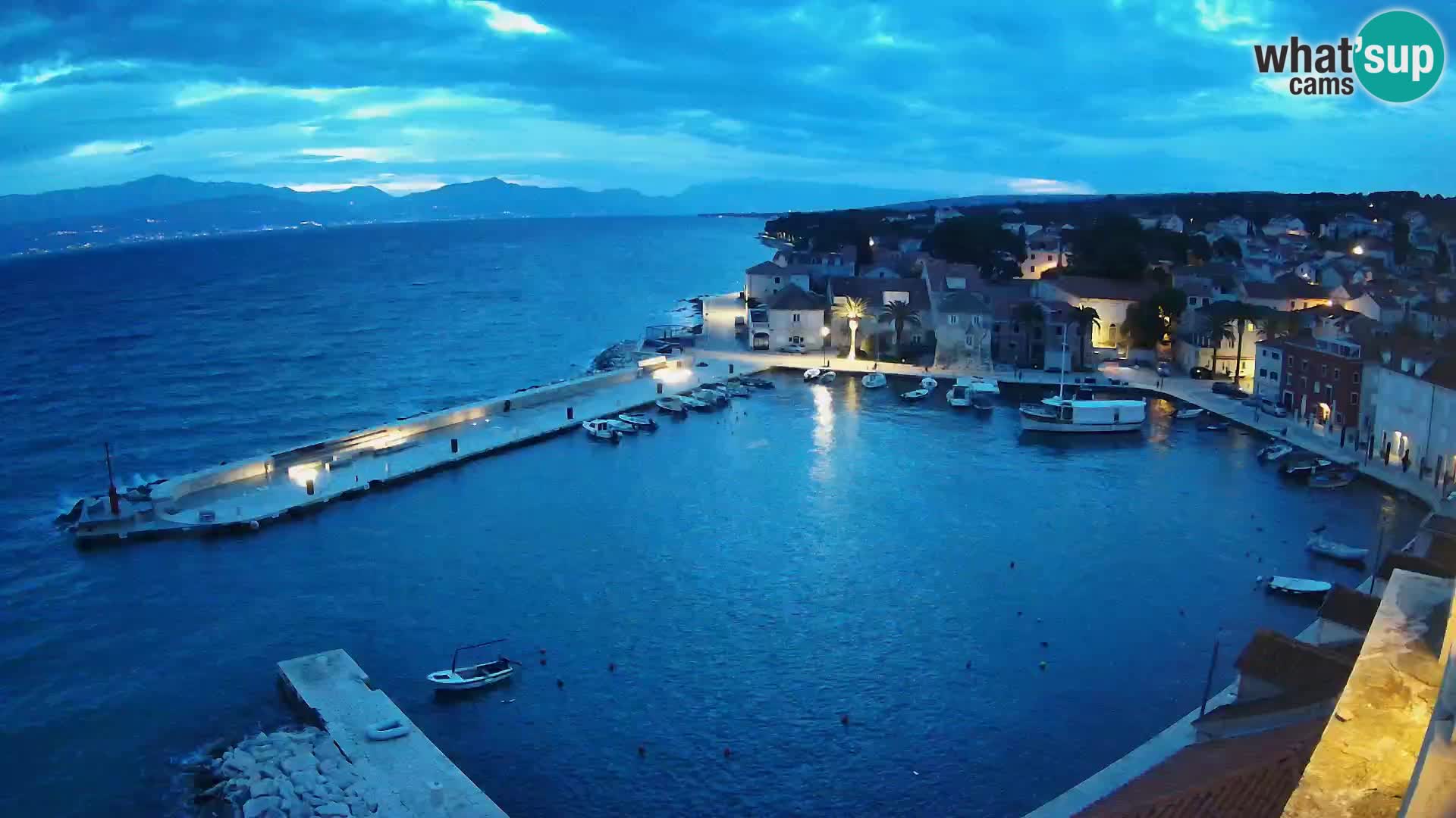 Web kamera Sutivan panorama – Pogled uživo s otoka Brača