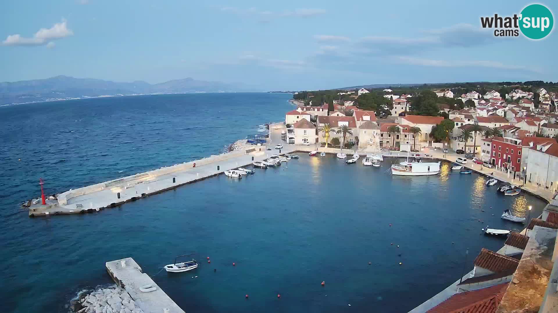 Web kamera Sutivan panorama – Pogled uživo s otoka Brača