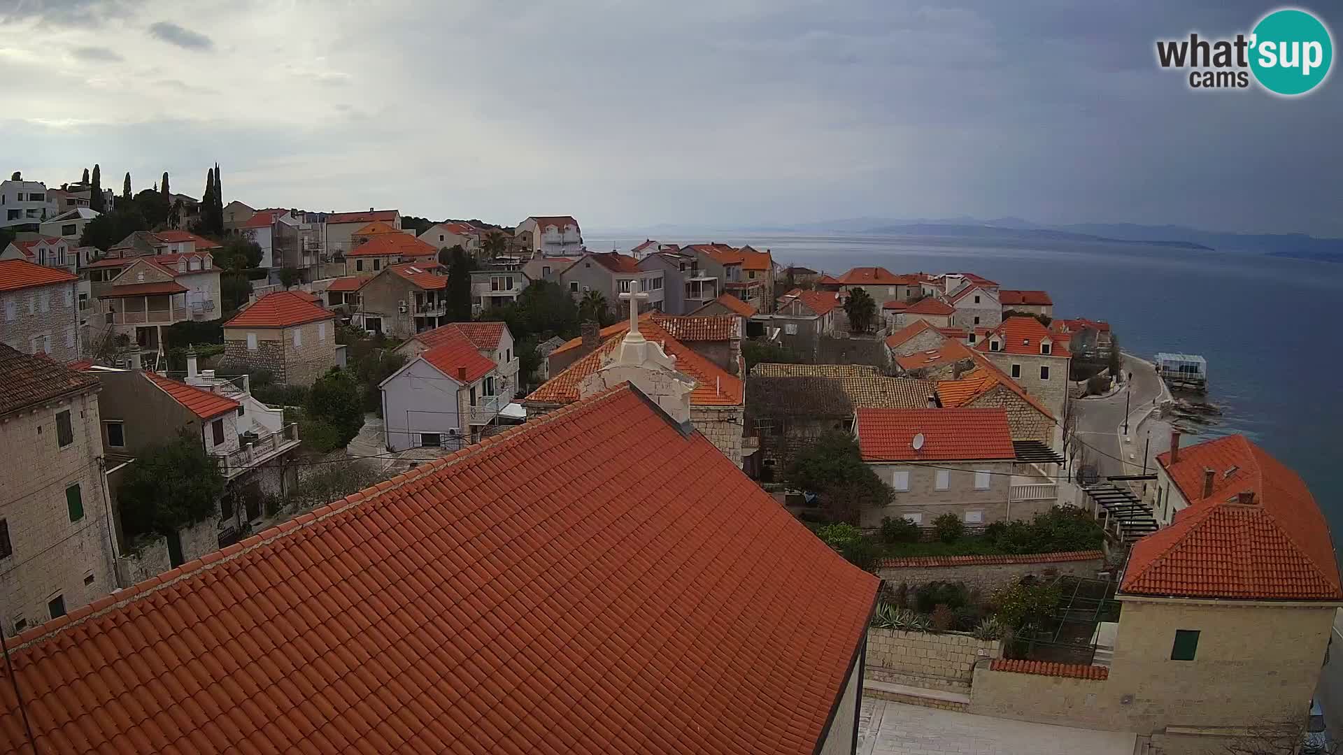 Spletna kamera Sutivan panorama – pogled v živo z otoka Brač
