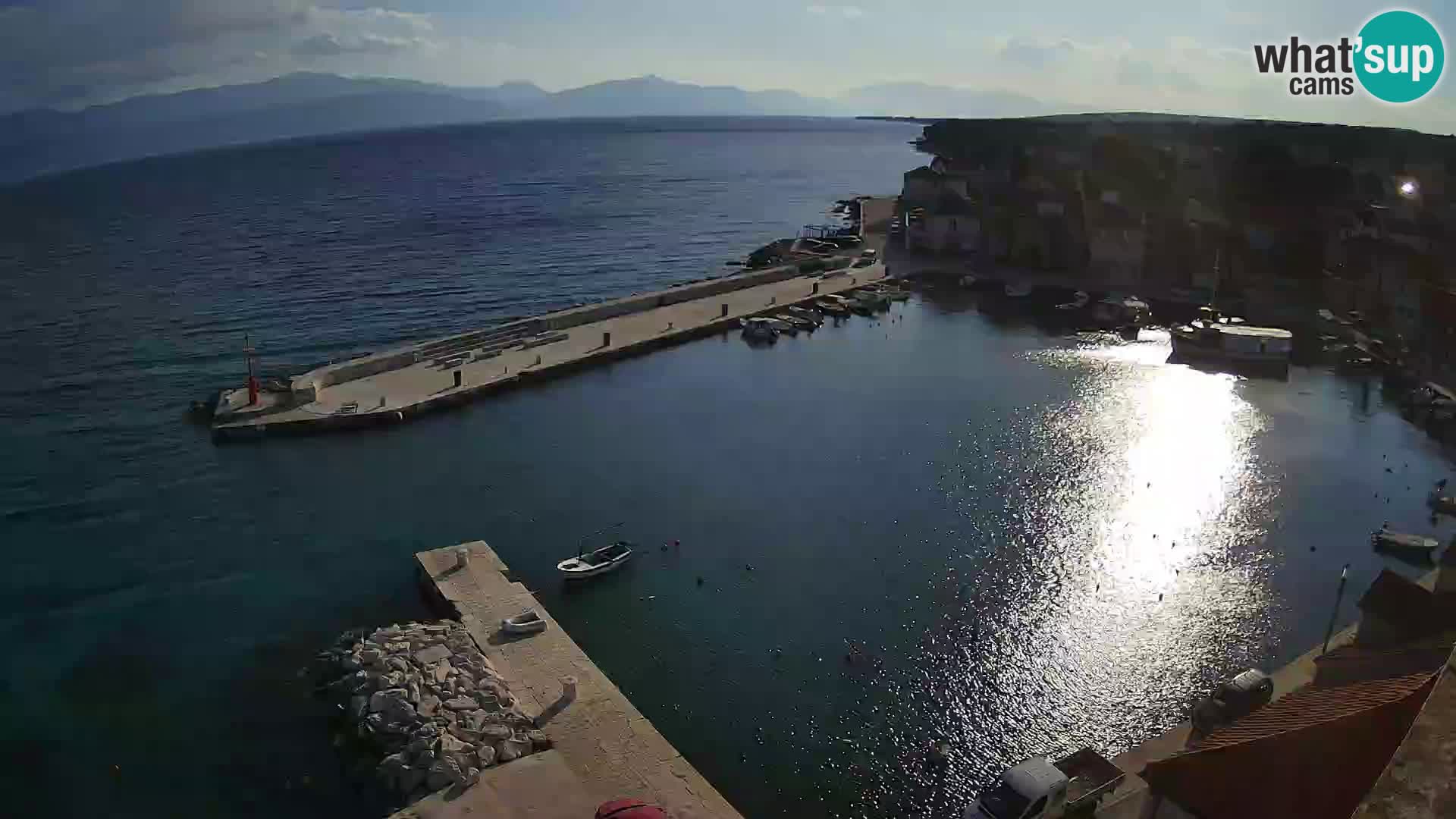 Spletna kamera Sutivan panorama – pogled v živo z otoka Brač