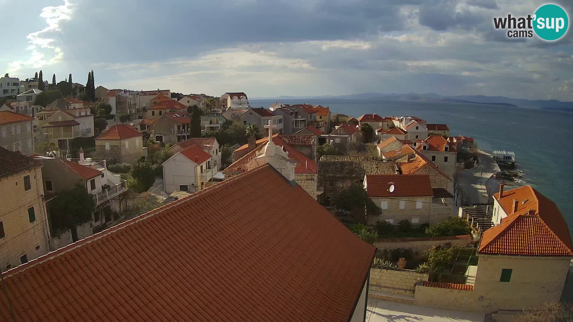 Spletna kamera Sutivan panorama – pogled v živo z otoka Brač