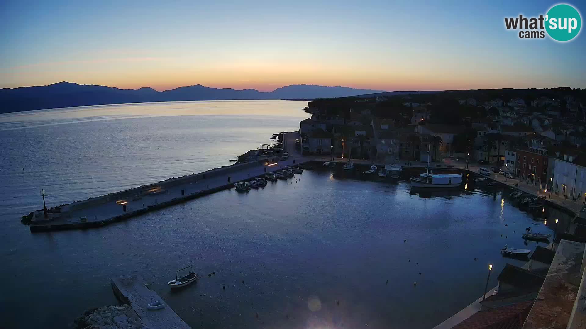 Spletna kamera Sutivan panorama – pogled v živo z otoka Brač