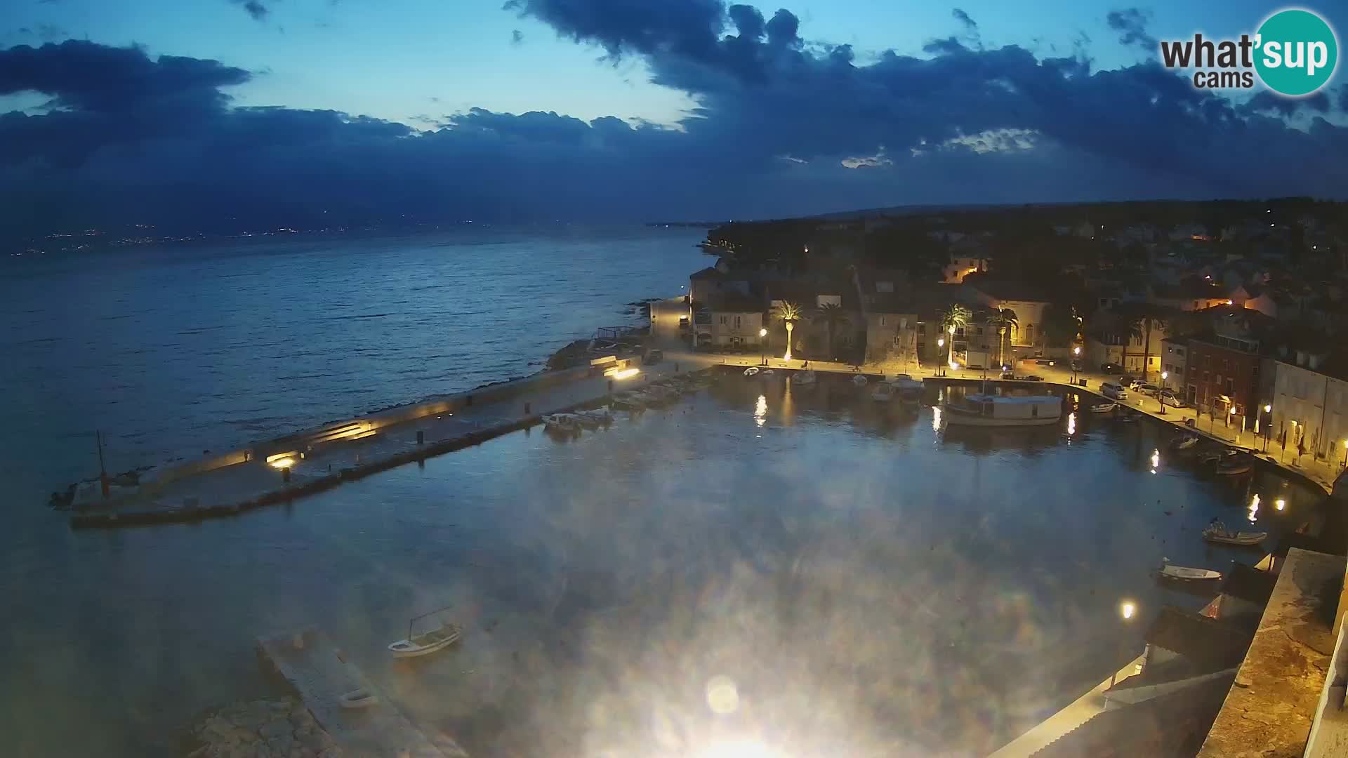 Spletna kamera Sutivan panorama – pogled v živo z otoka Brač